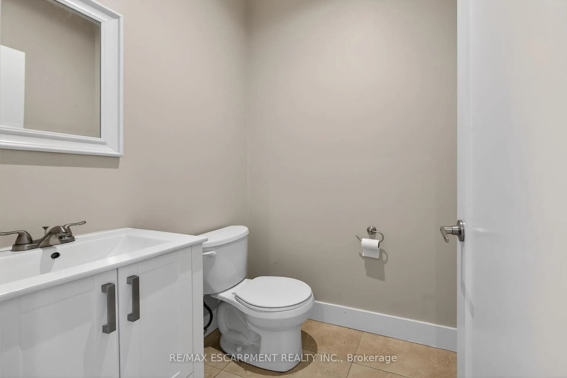 Photo 14 of 167 Walnut Street S, Hamilton, Corktown — HOMEH