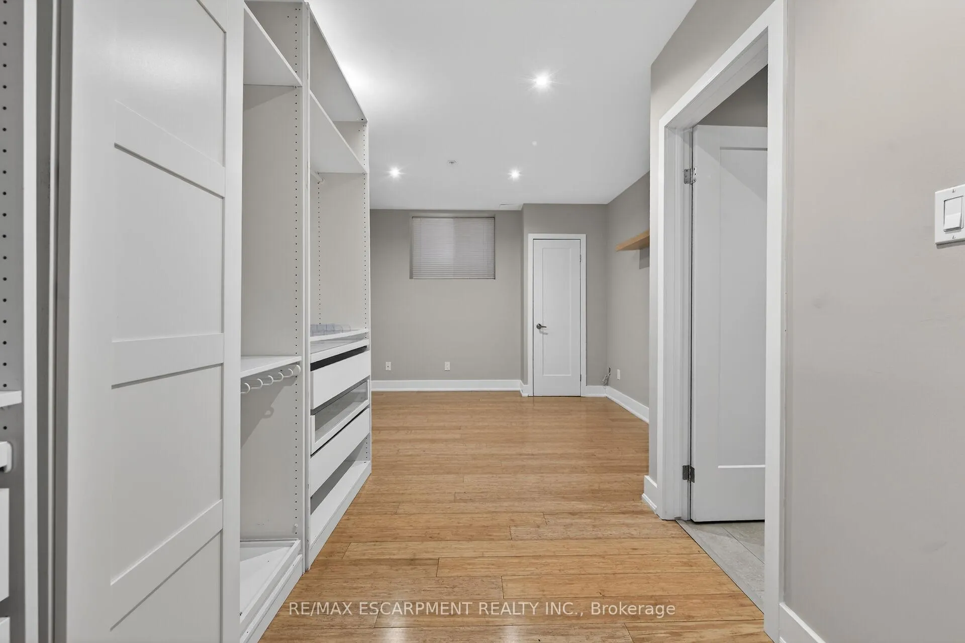Photo 17 of 167 Walnut Street S, Hamilton, Corktown — HOMEH