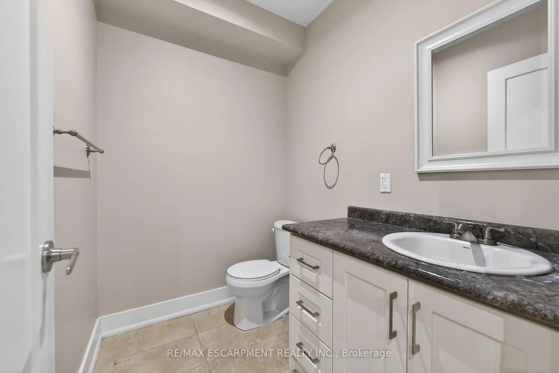 Photo 19 of 167 Walnut Street S, Hamilton, Corktown — HOMEH