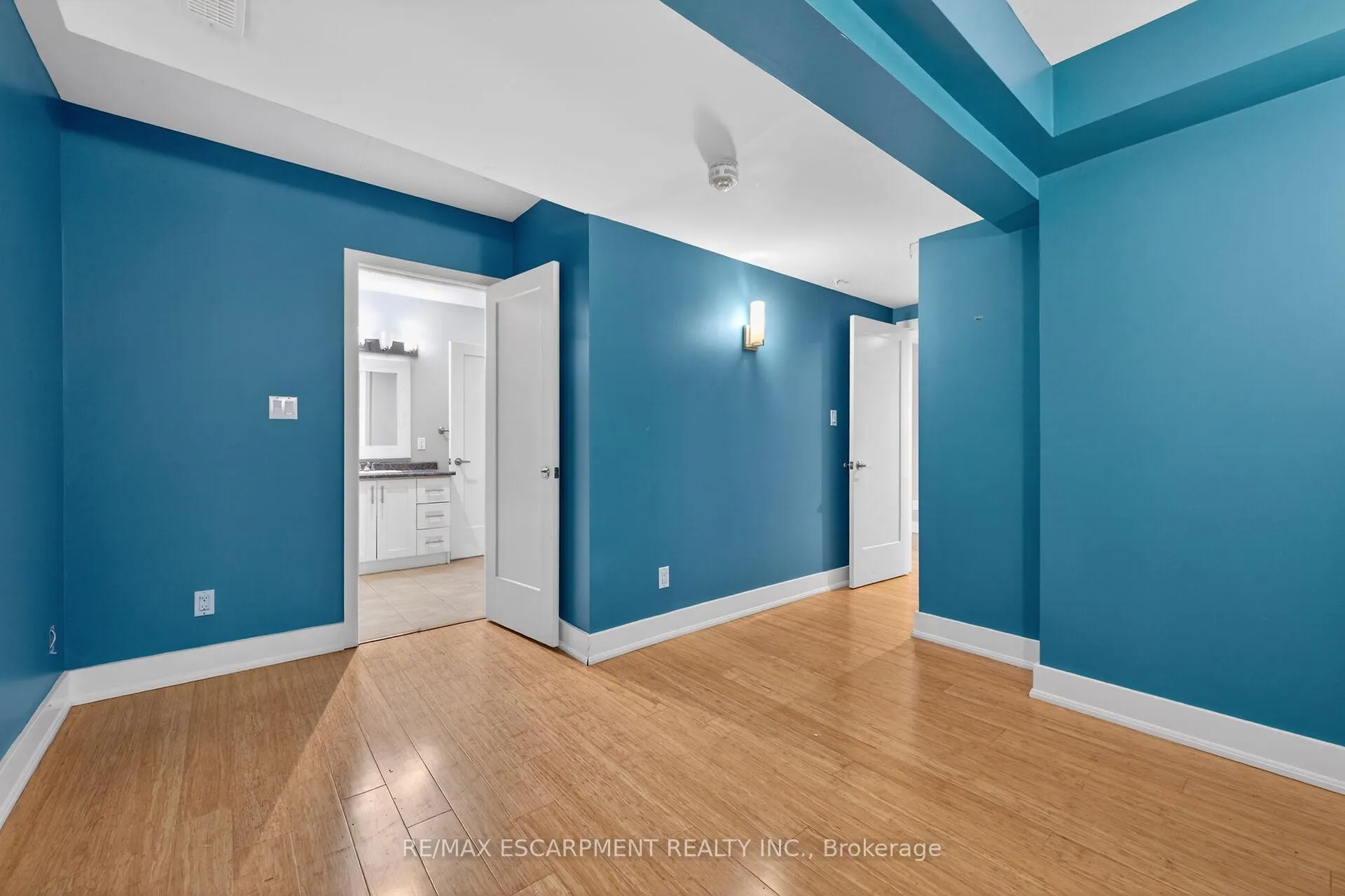 Photo 20 of 167 Walnut Street S, Hamilton, Corktown — HOMEH