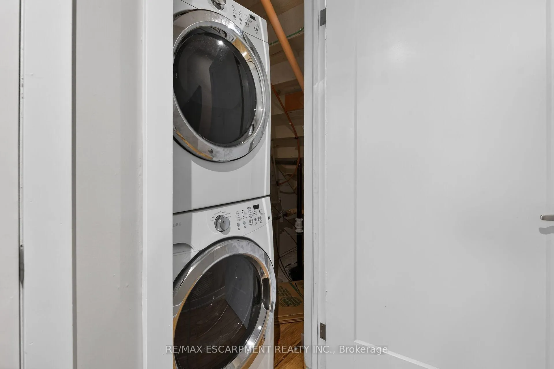 Photo 25 of 167 Walnut Street S, Hamilton, Corktown — HOMEH