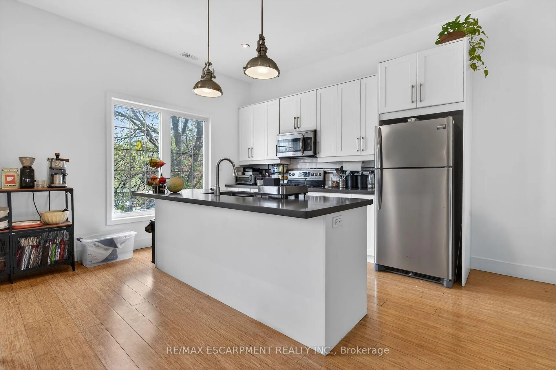 Photo 32 of 167 Walnut Street S, Hamilton, Corktown — HOMEH