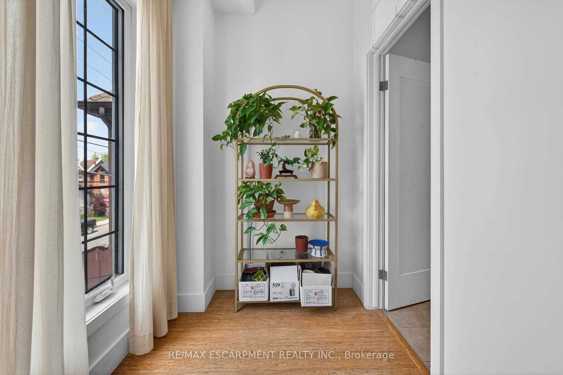 Photo 37 of 167 Walnut Street S, Hamilton, Corktown — HOMEH