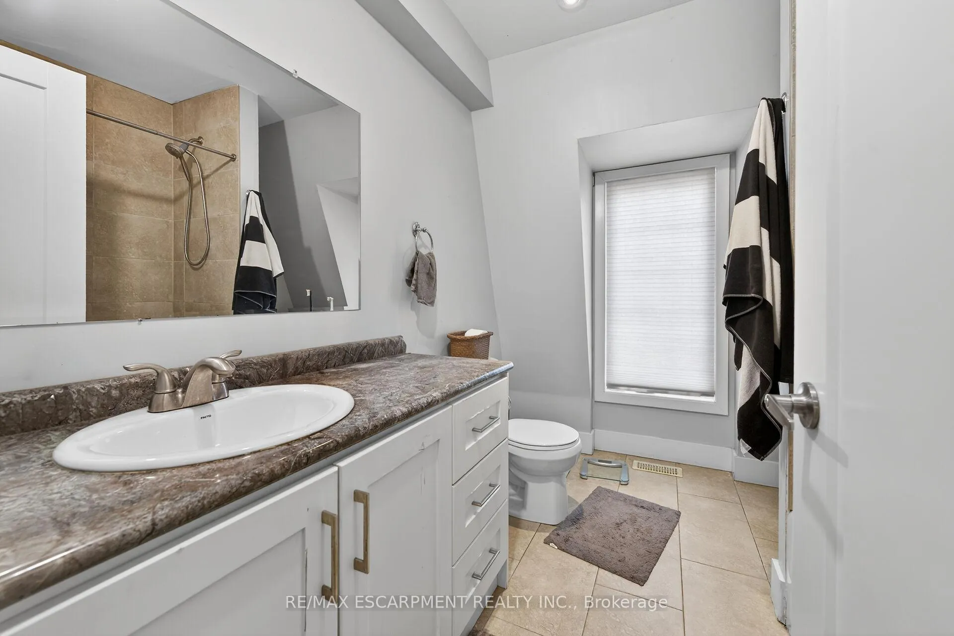 Photo 46 of 167 Walnut Street S, Hamilton, Corktown — HOMEH