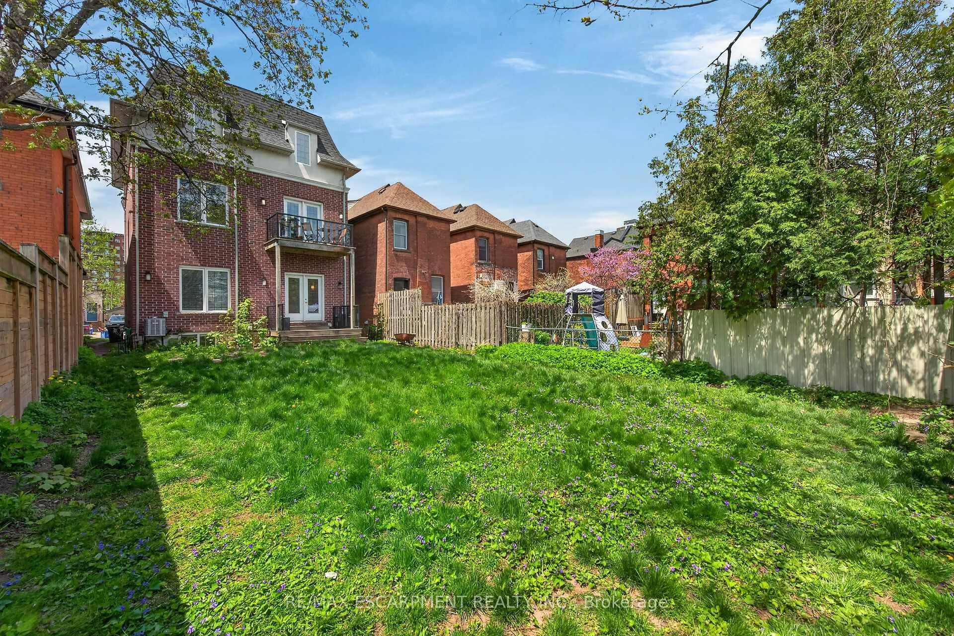 Photo 48 of 167 Walnut Street S, Hamilton, Corktown — HOMEH