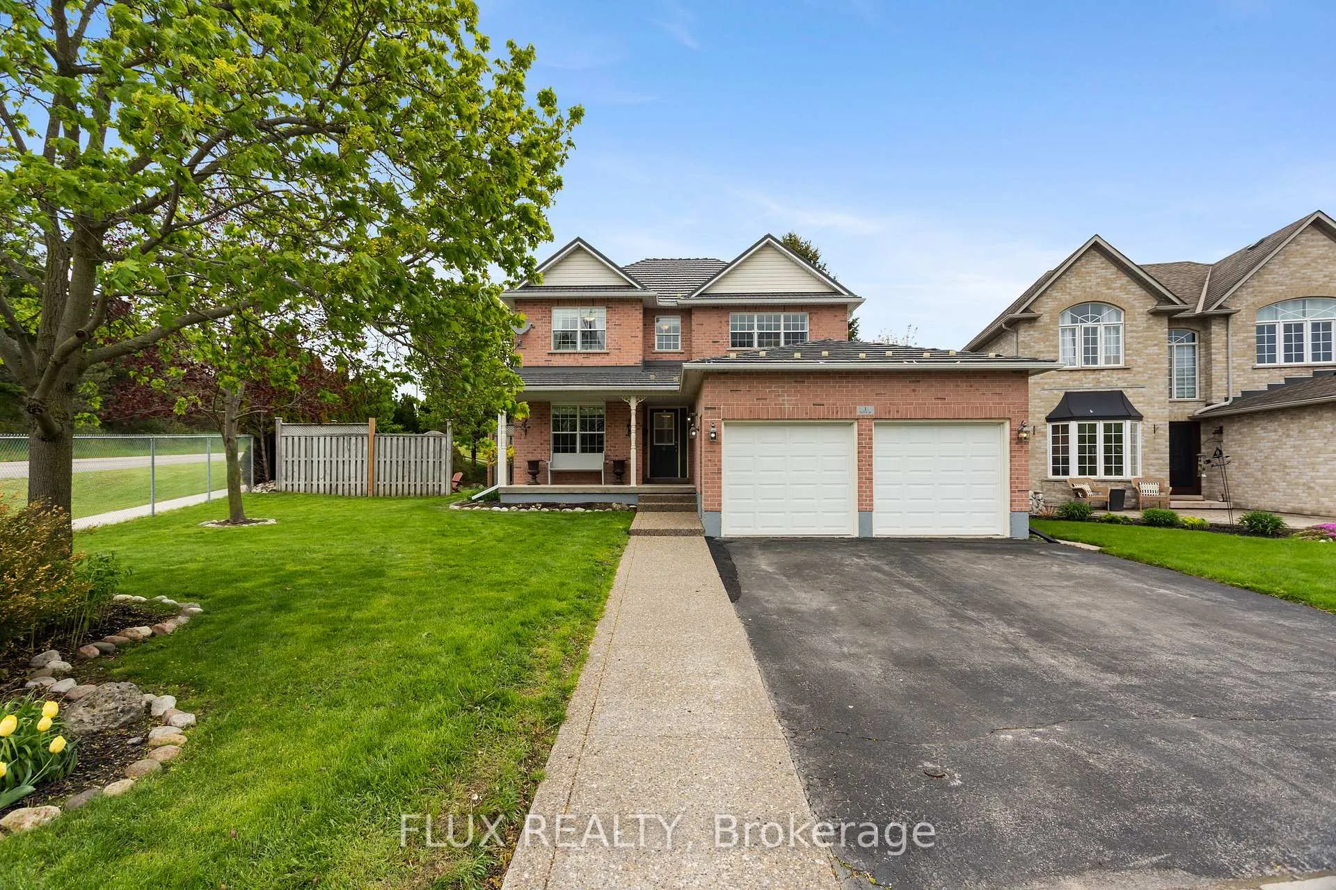 Photo 2 of 1 Hilltop Drive, North Dumfries — HOMEH