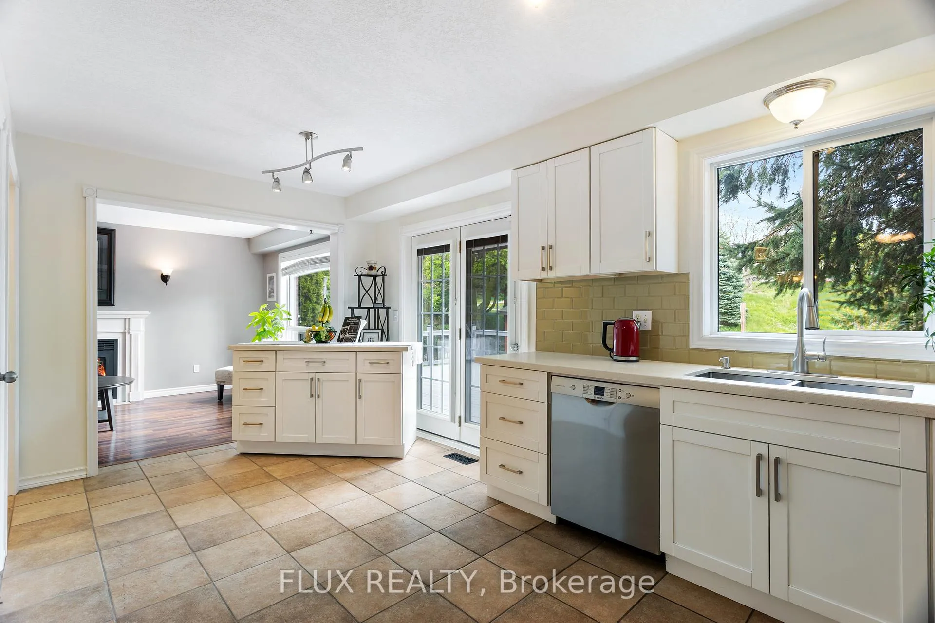 Photo 16 of 1 Hilltop Drive, North Dumfries — HOMEH