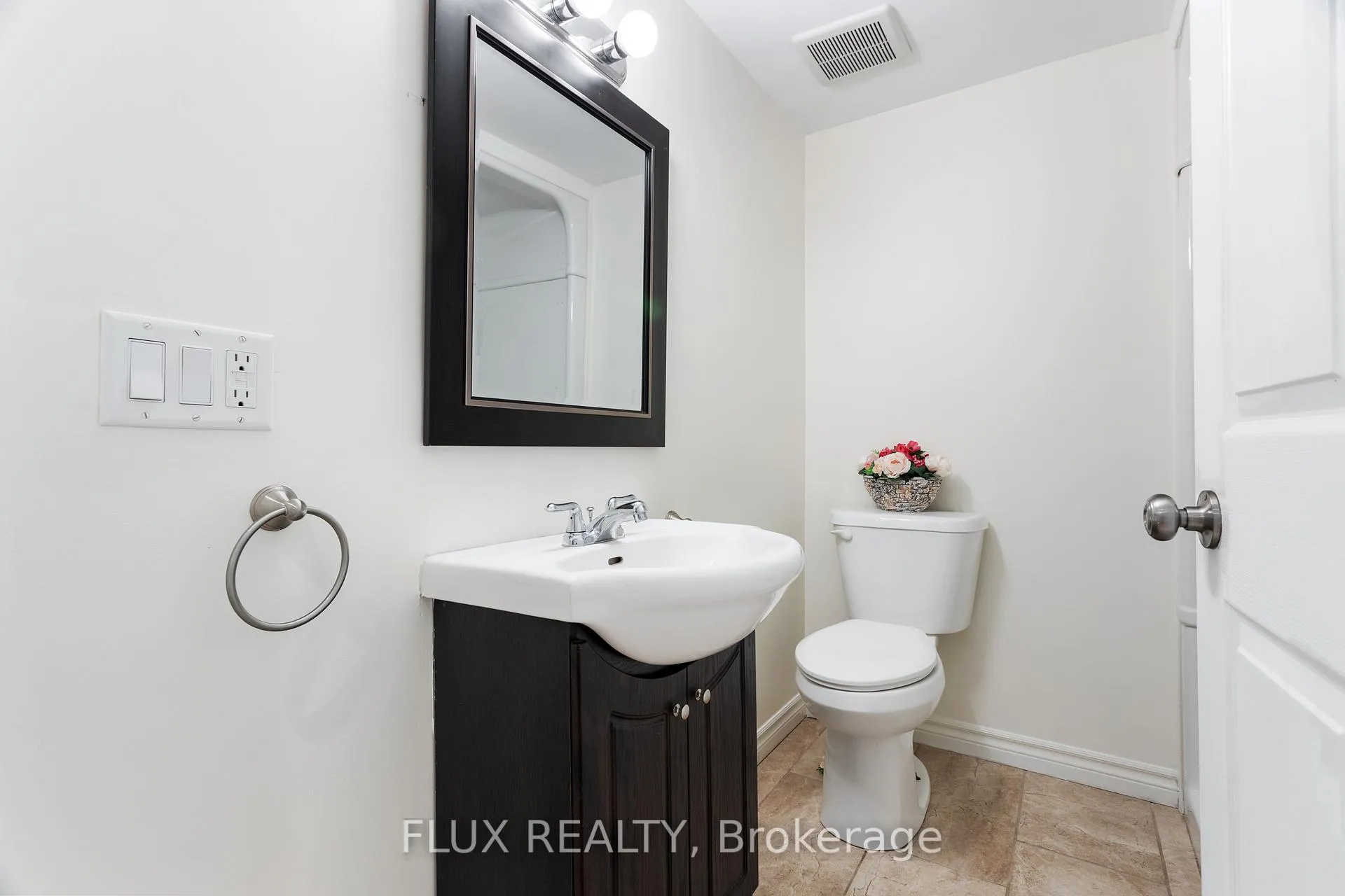 Photo 35 of 1 Hilltop Drive, North Dumfries — HOMEH