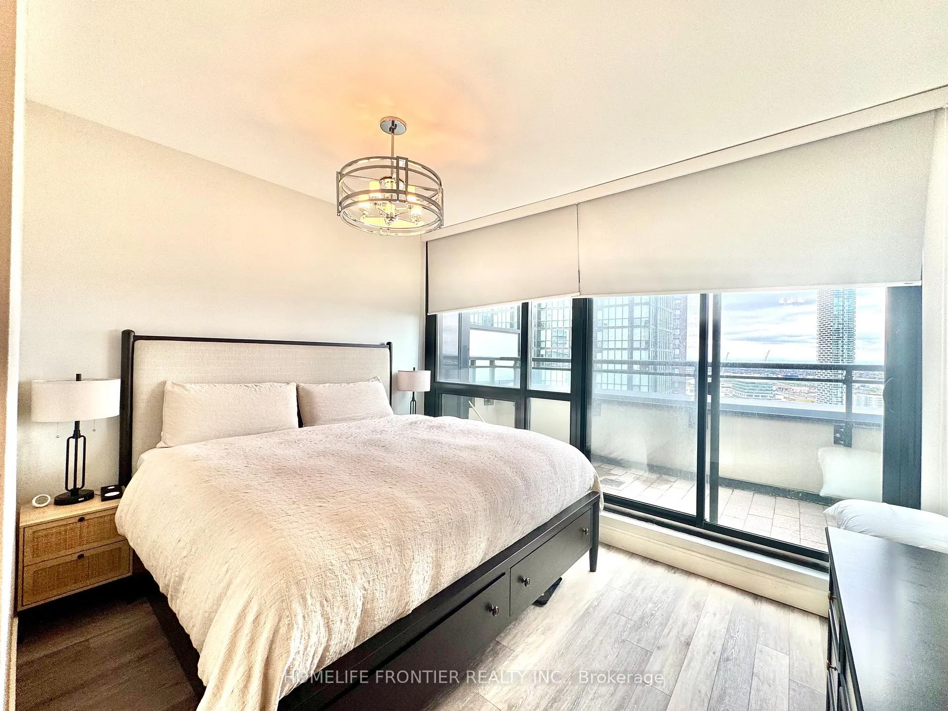Photo 1 of Unit 2106, 2900 Highway 7 Road, Vaughan, Concord — HOMEH