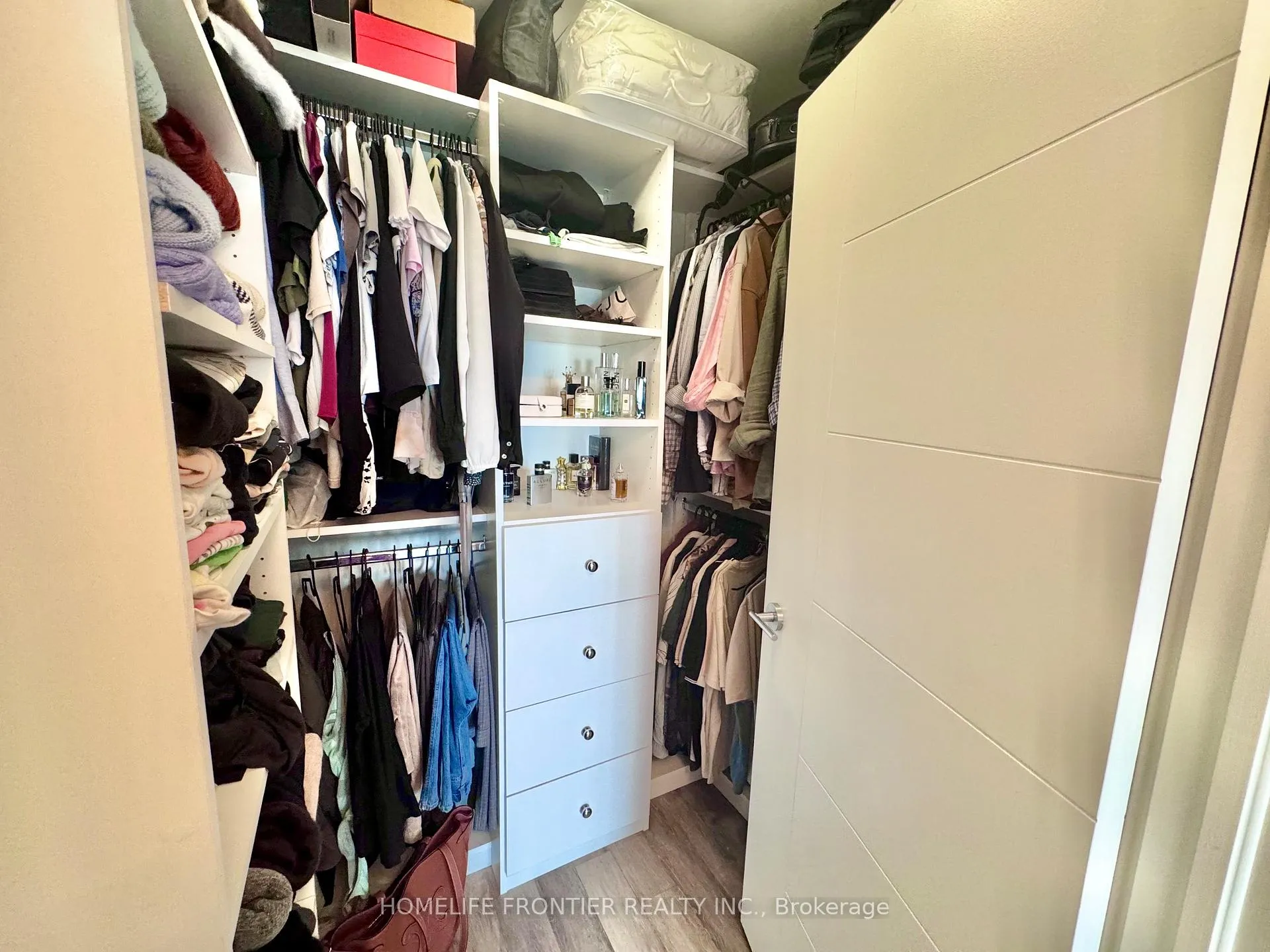 Photo 4 of Unit 2106, 2900 Highway 7 Road, Vaughan, Concord — HOMEH