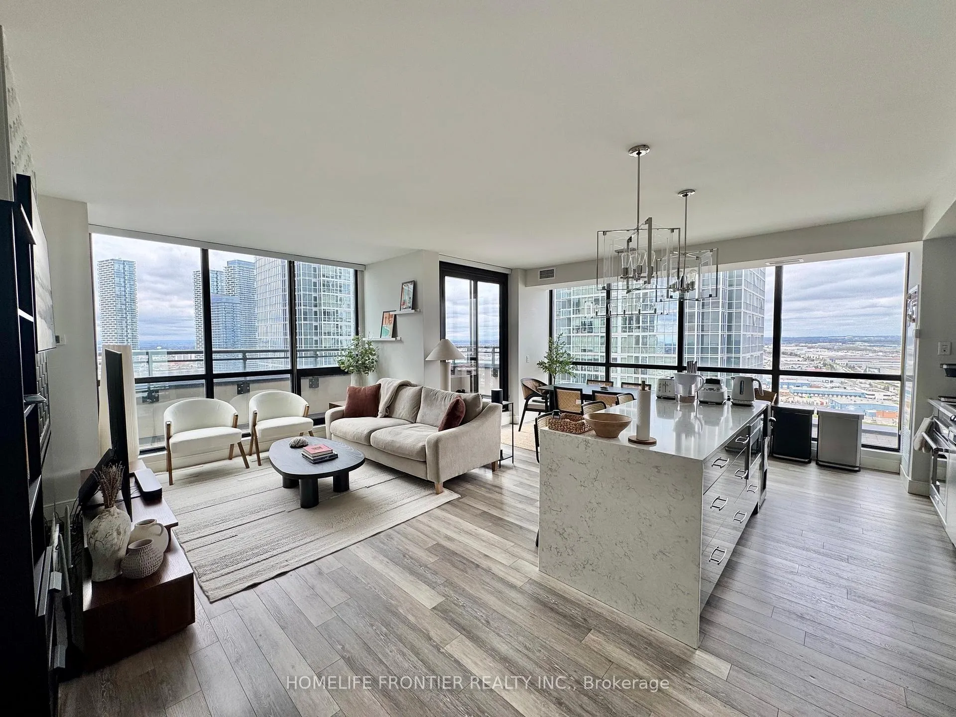 Photo 6 of Unit 2106, 2900 Highway 7 Road, Vaughan, Concord — HOMEH