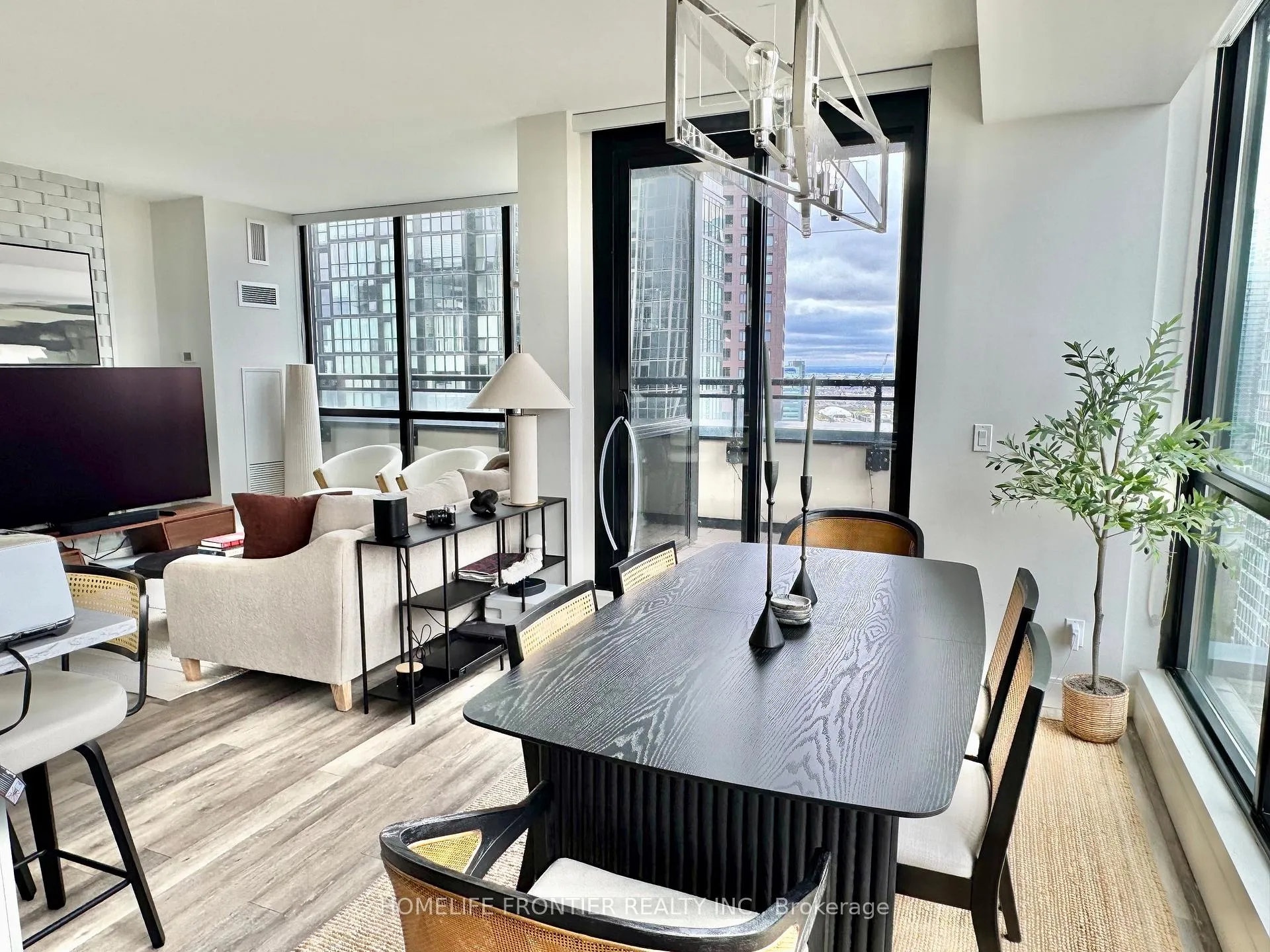 Photo 12 of Unit 2106, 2900 Highway 7 Road, Vaughan, Concord — HOMEH