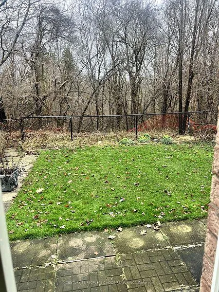 Photo 12 of Unit Upper, 29 Hollowgrove Boulevard, Brampton, Vales of Castlemore — HOMEH