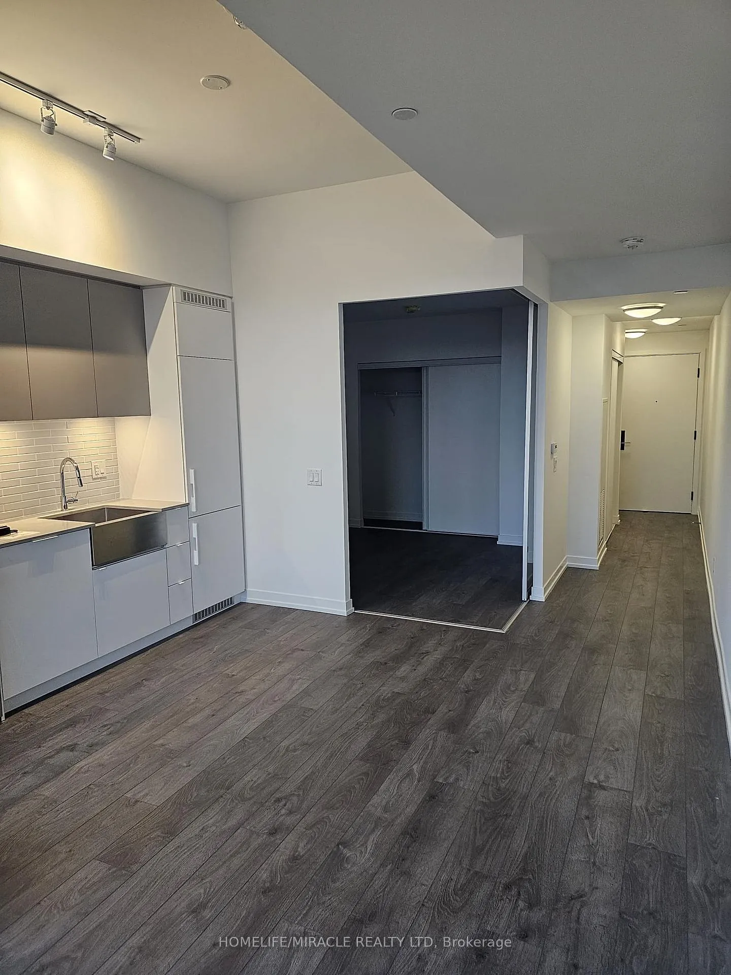 Photo 2 of Unit 1118, 270 Dufferin Street, Toronto, South Parkdale — HOMEH