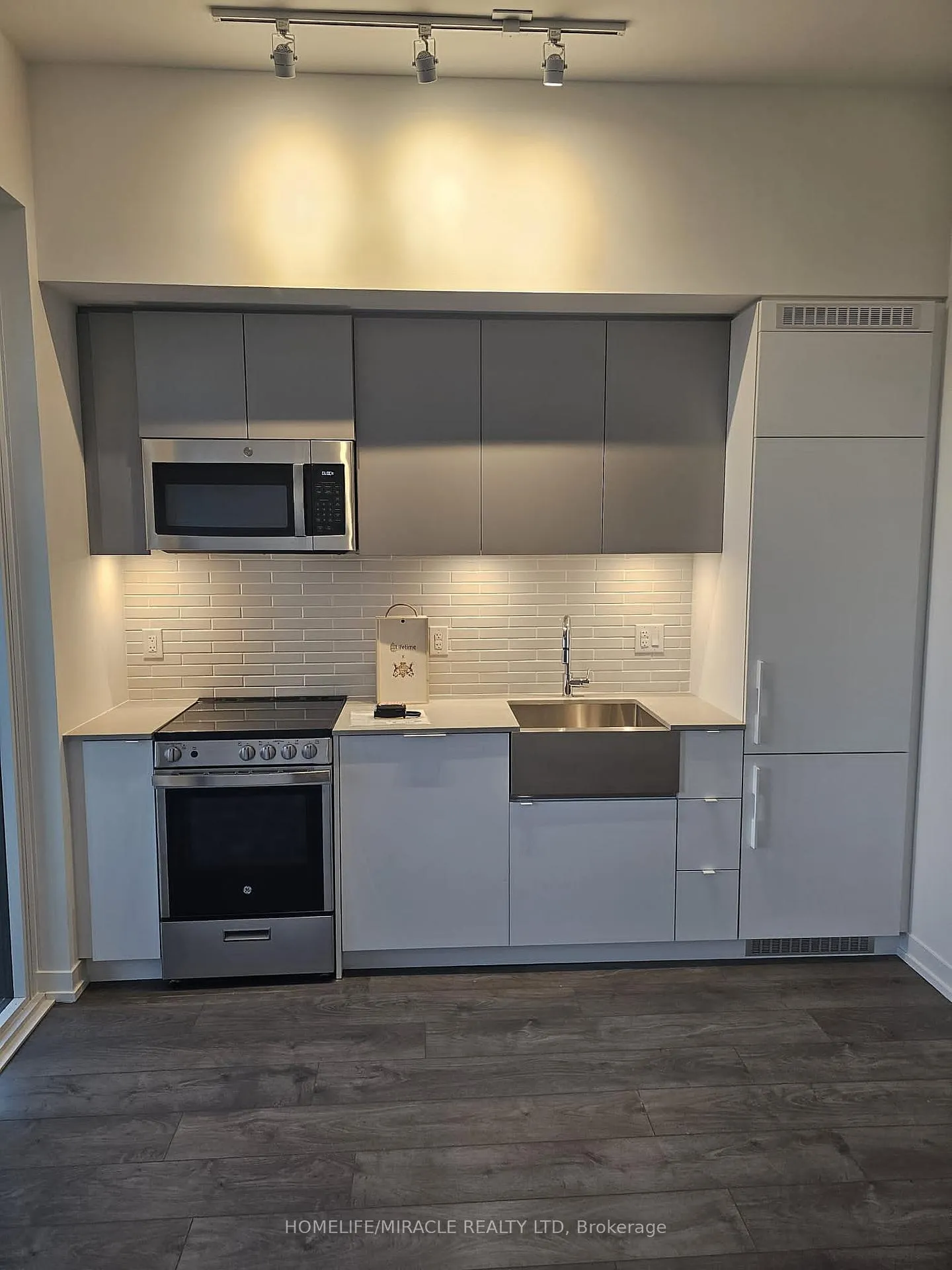 Photo 3 of Unit 1118, 270 Dufferin Street, Toronto, South Parkdale — HOMEH