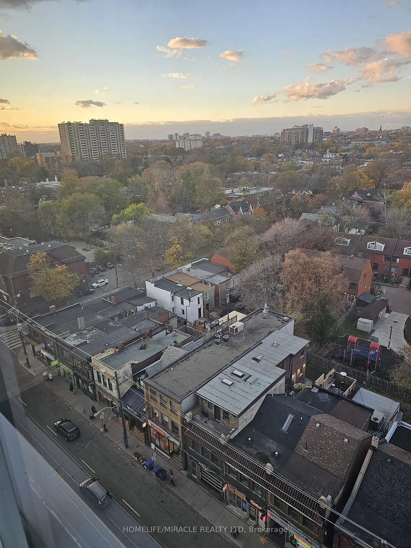 Photo 5 of Unit 1118, 270 Dufferin Street, Toronto, South Parkdale — HOMEH