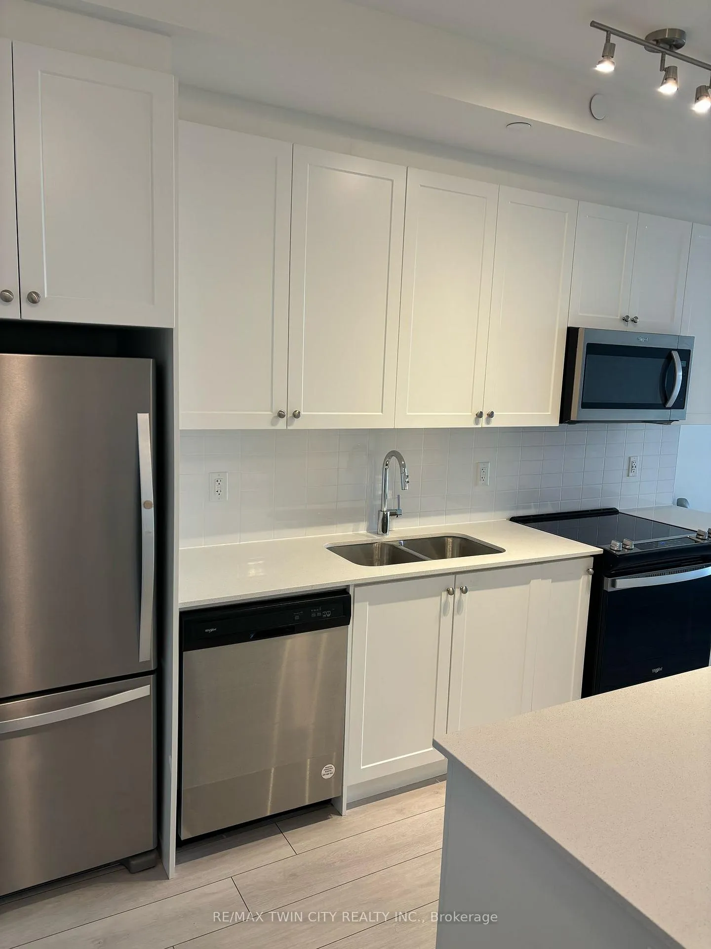 Photo 5 of Unit 606, 55 Duke Street W, Kitchener — HOMEH