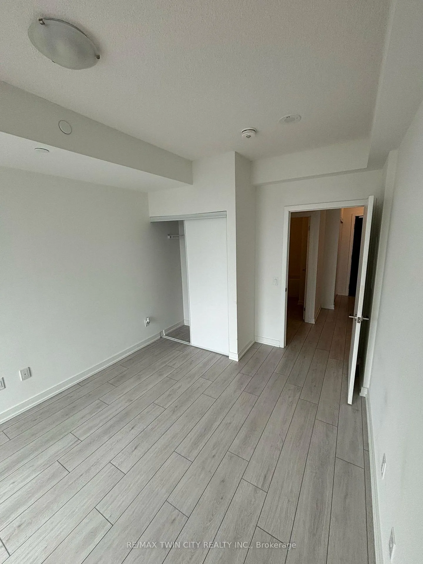 Photo 10 of Unit 606, 55 Duke Street W, Kitchener — HOMEH