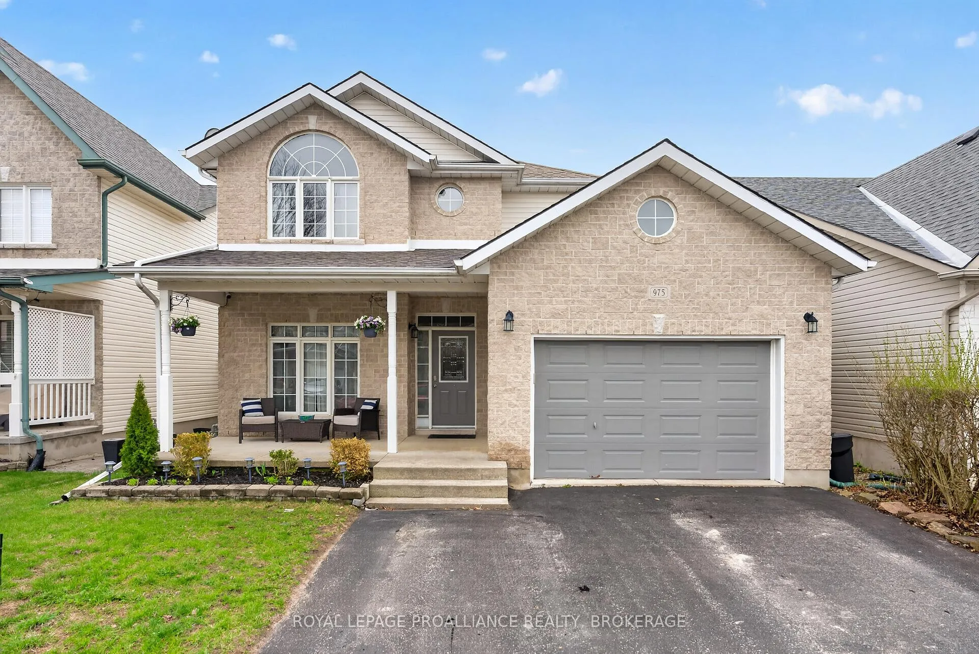 Photo 1 of 975 Bluffwood Avenue, Kingston, Kingston East (Incl Barret Crt) — HOMEH