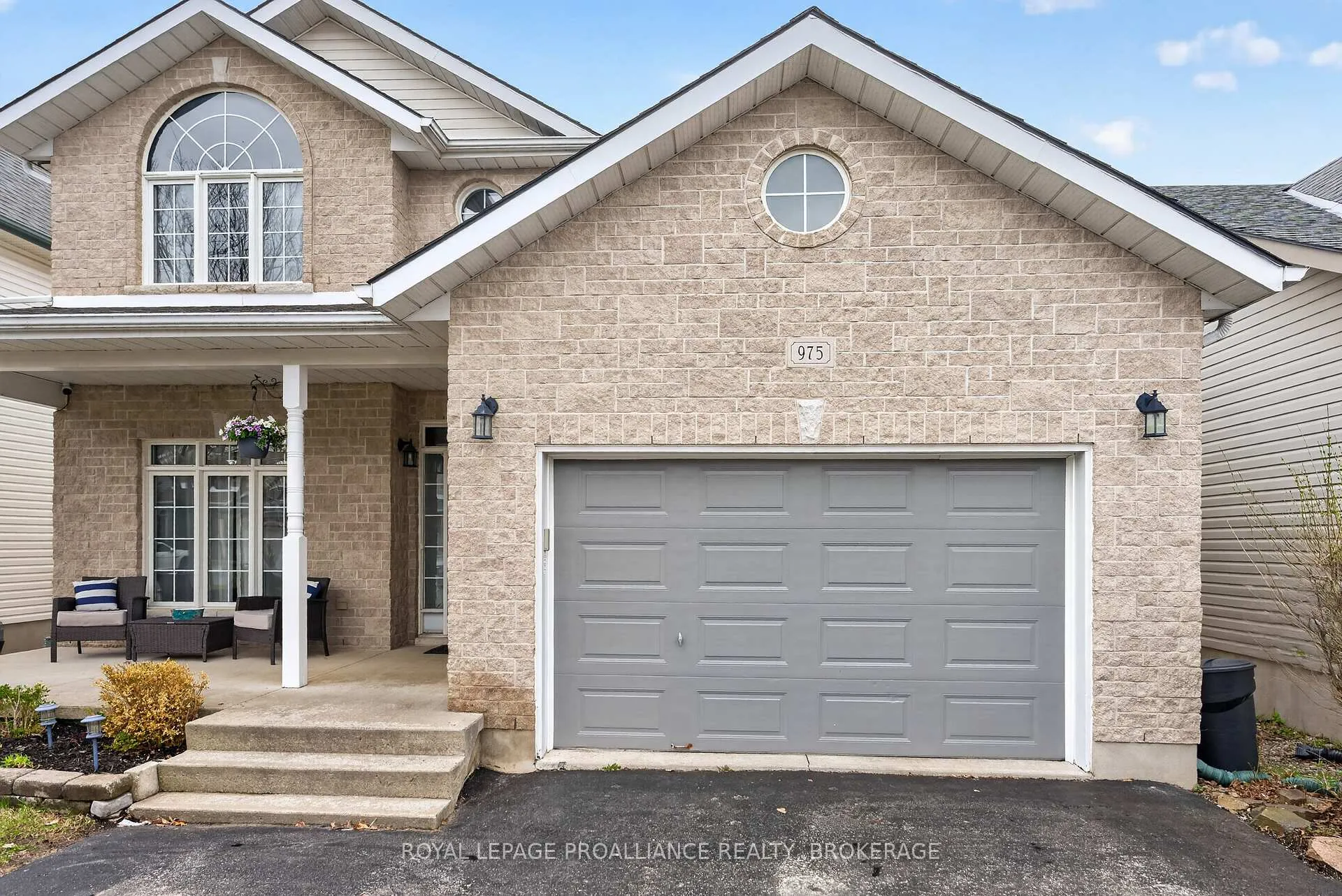 Photo 4 of 975 Bluffwood Avenue, Kingston, Kingston East (Incl Barret Crt) — HOMEH