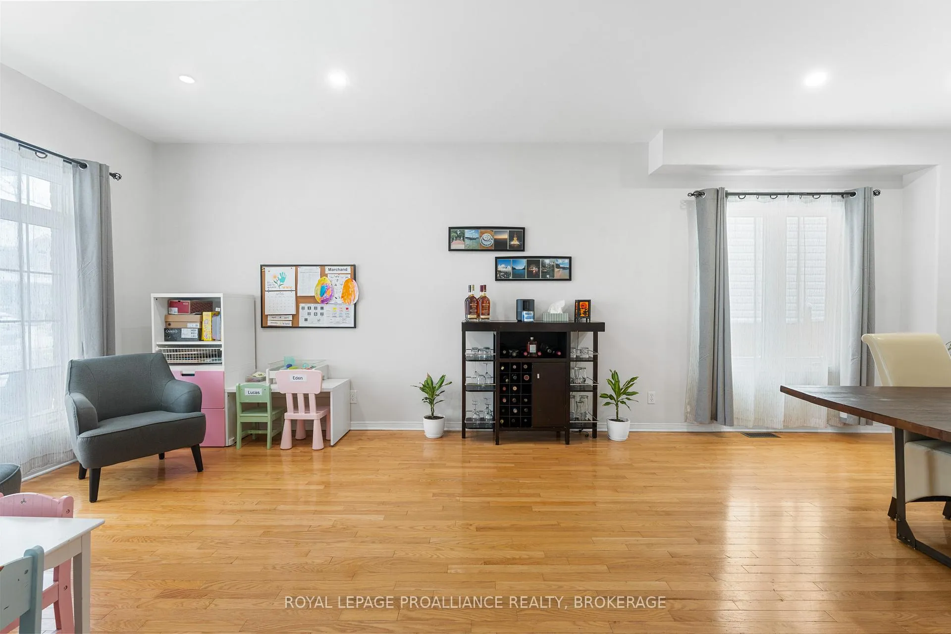 Photo 8 of 975 Bluffwood Avenue, Kingston, Kingston East (Incl Barret Crt) — HOMEH