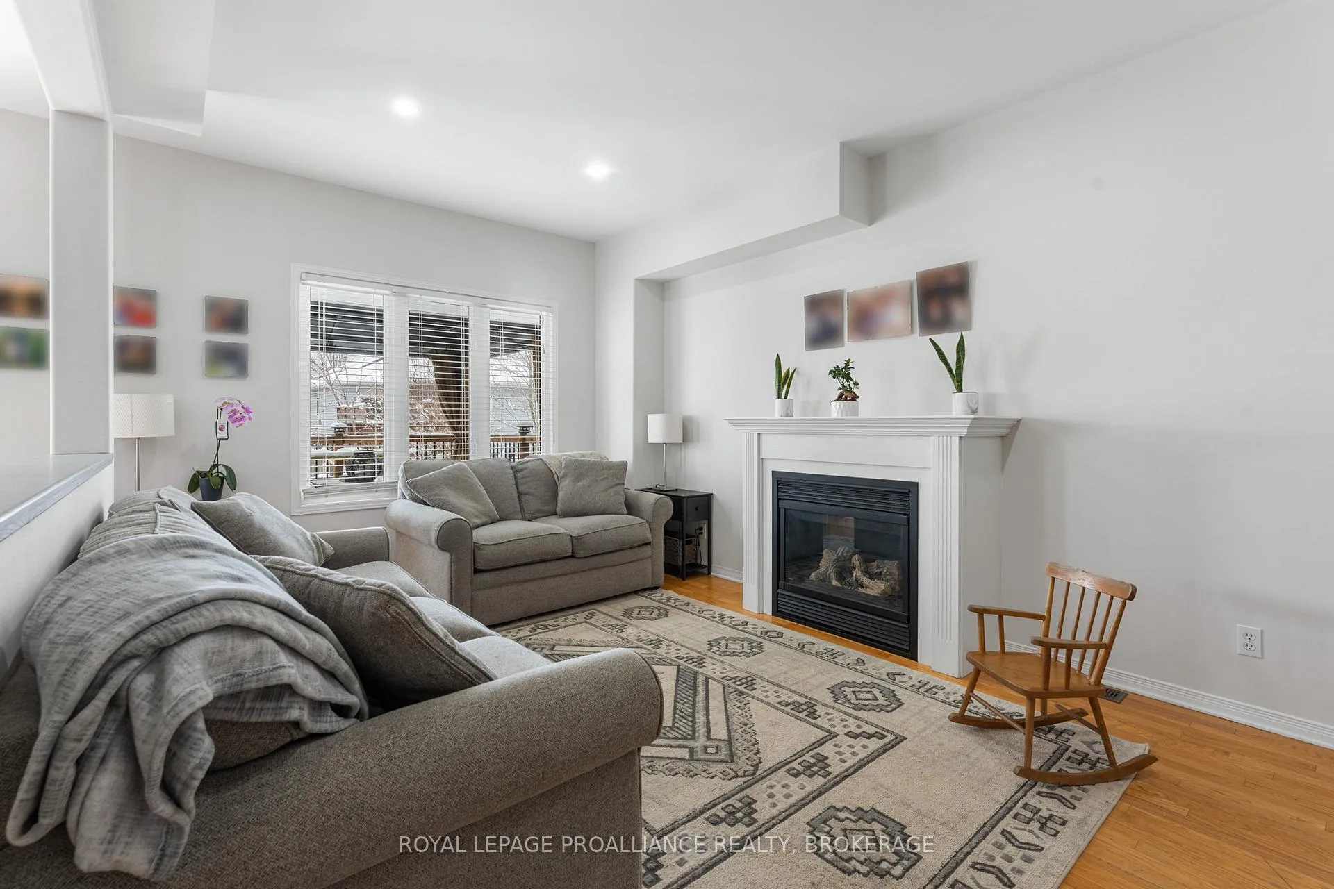 Photo 10 of 975 Bluffwood Avenue, Kingston, Kingston East (Incl Barret Crt) — HOMEH