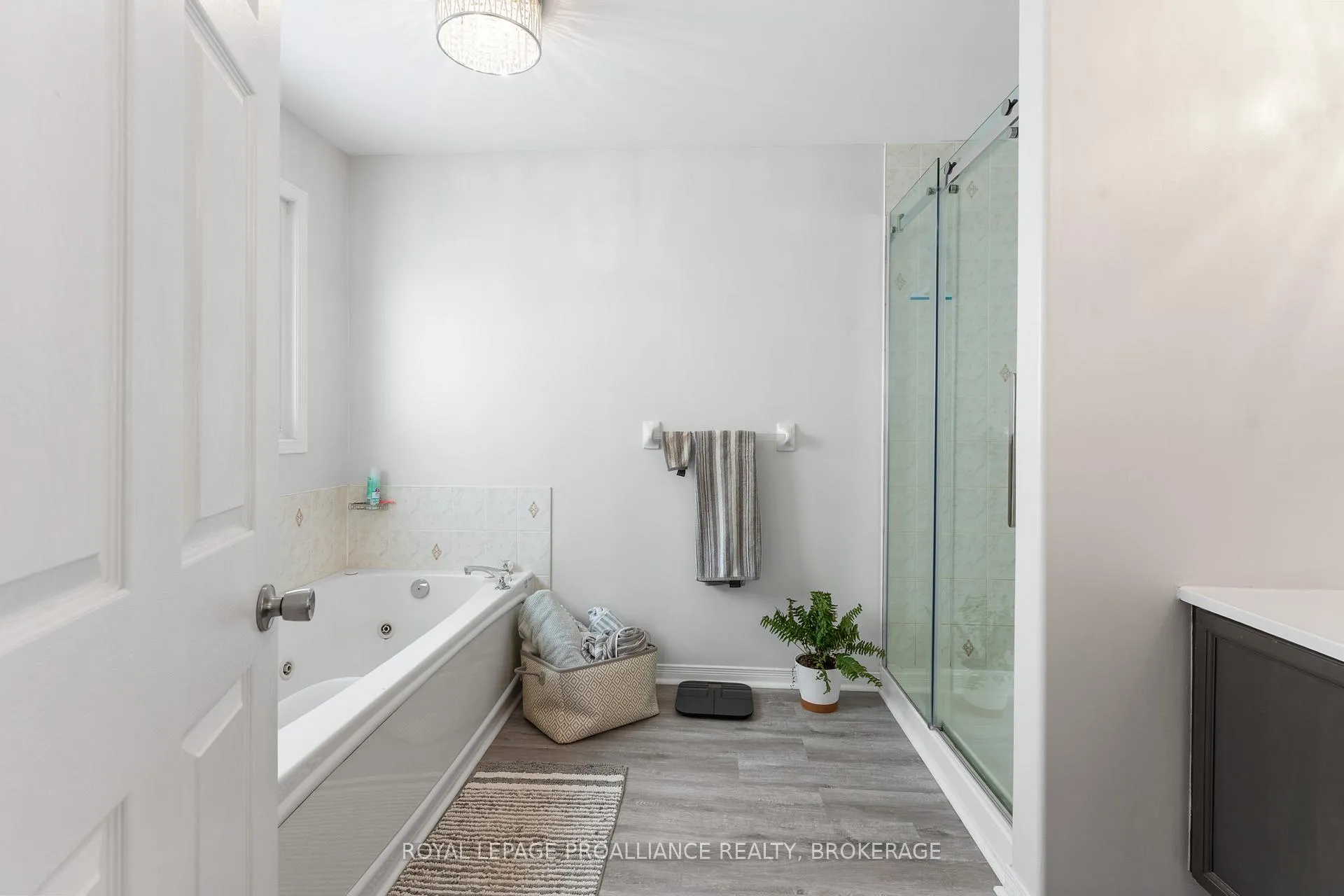 Photo 19 of 975 Bluffwood Avenue, Kingston, Kingston East (Incl Barret Crt) — HOMEH