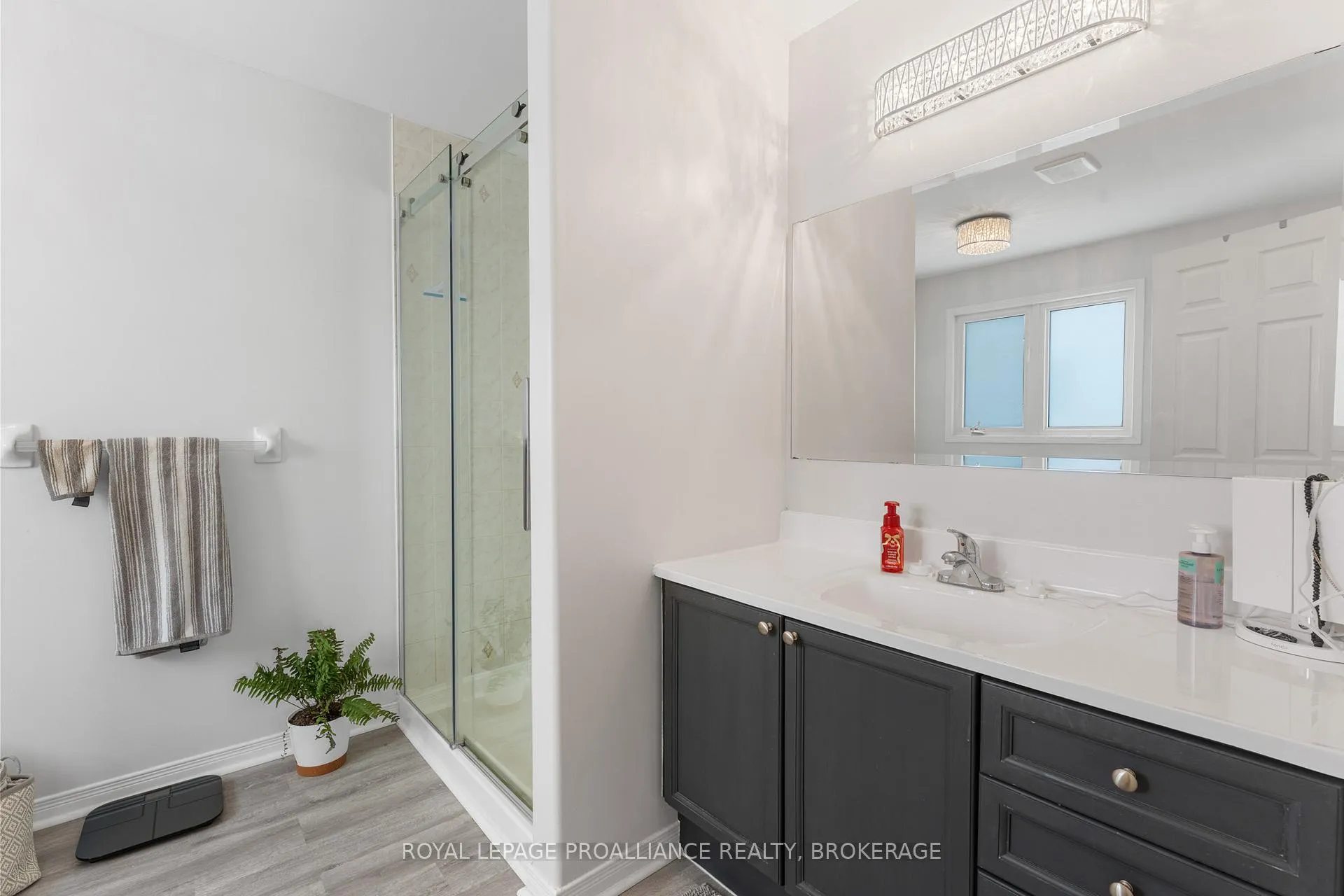 Photo 20 of 975 Bluffwood Avenue, Kingston, Kingston East (Incl Barret Crt) — HOMEH