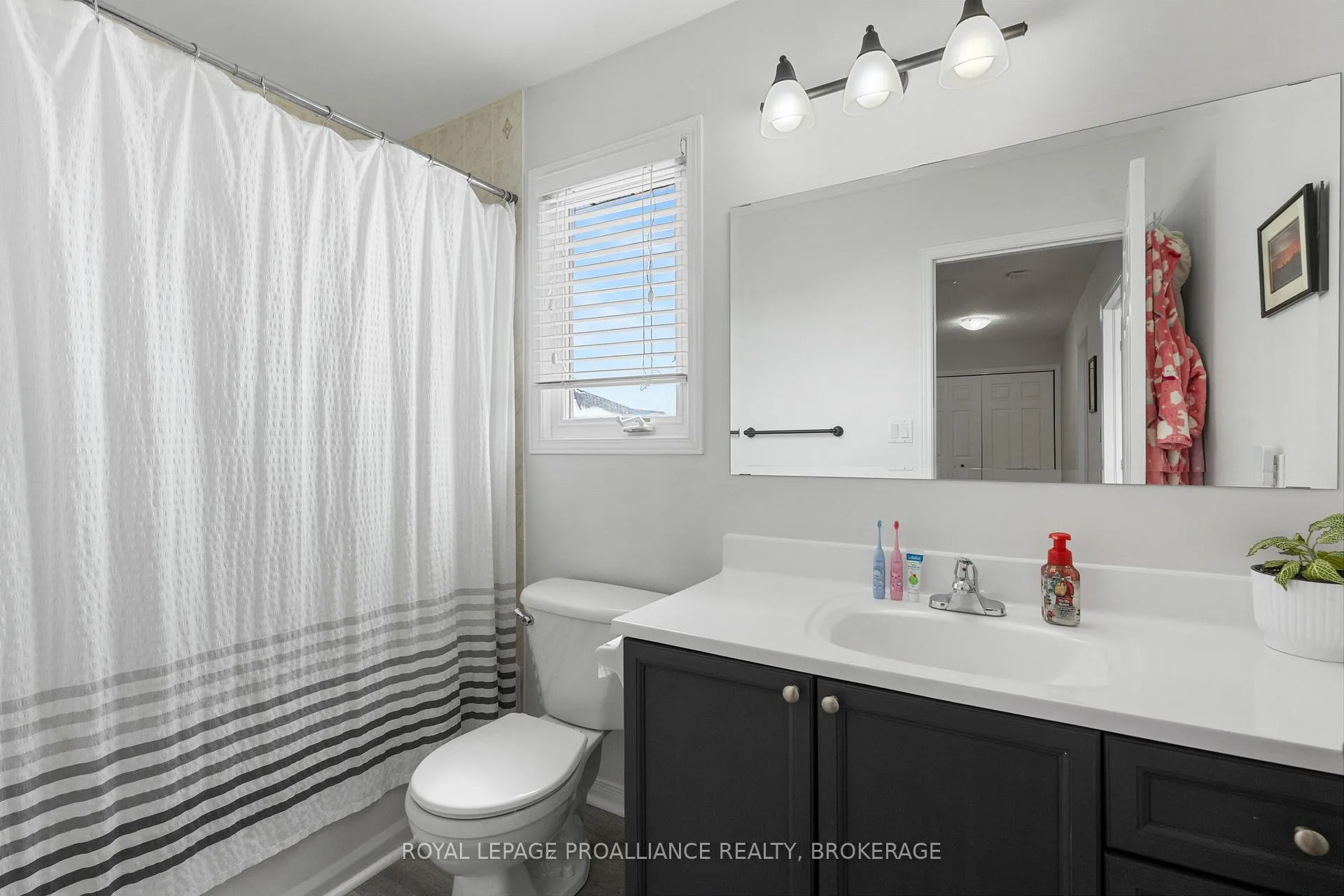 Photo 21 of 975 Bluffwood Avenue, Kingston, Kingston East (Incl Barret Crt) — HOMEH