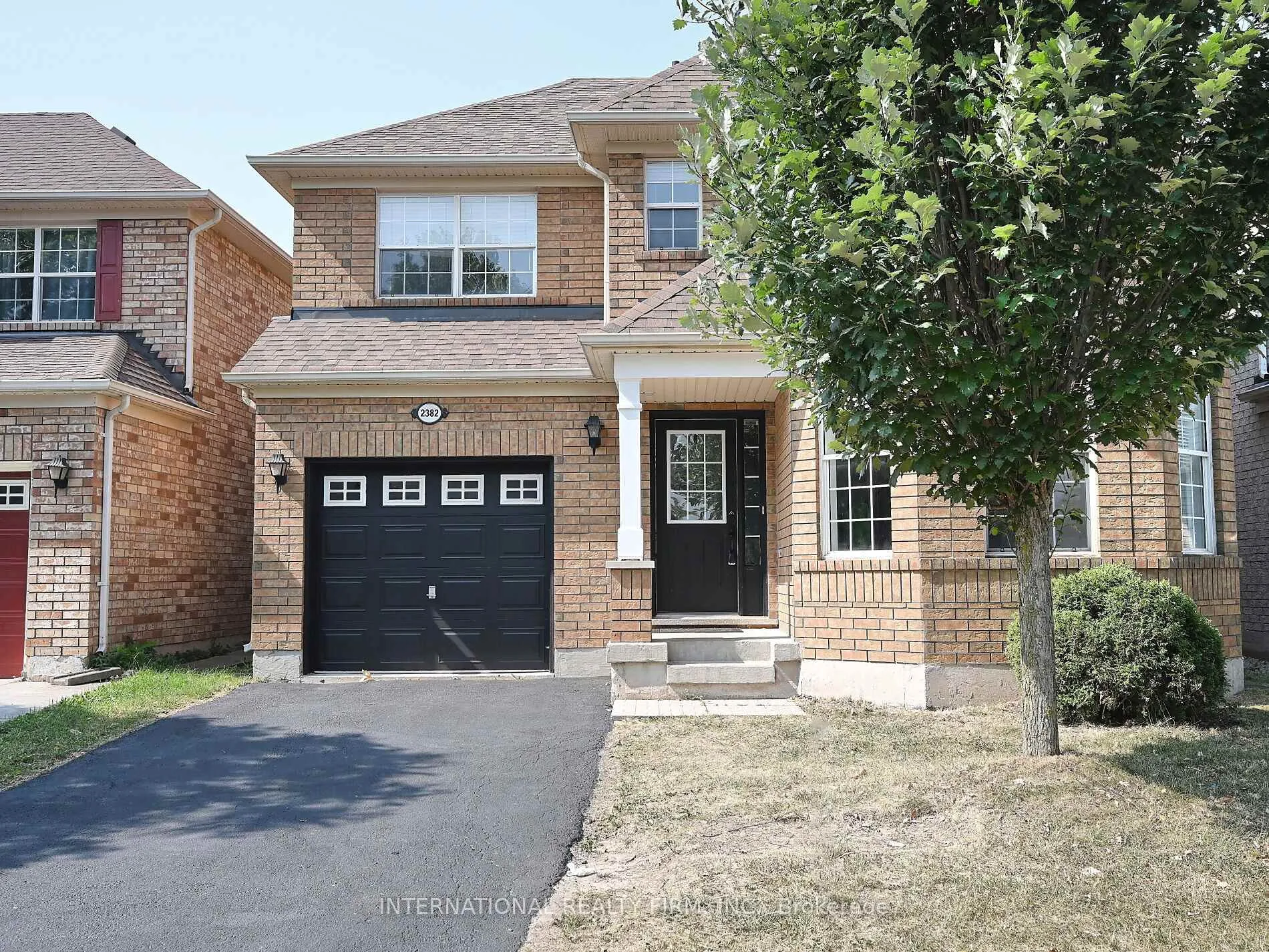 Front of 2382 Falkland Crescent