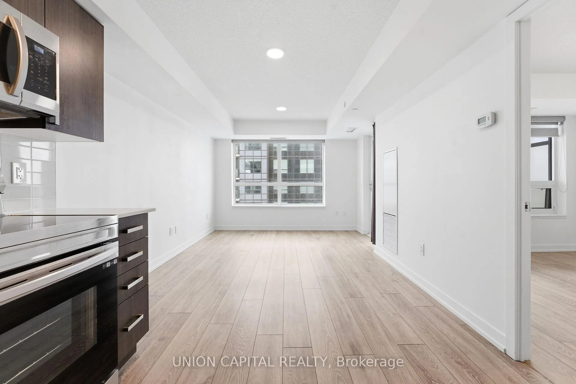 Photo 6 of Unit 1403, 1455 Celebration Drive, Pickering, Bay Ridges — HOMEH