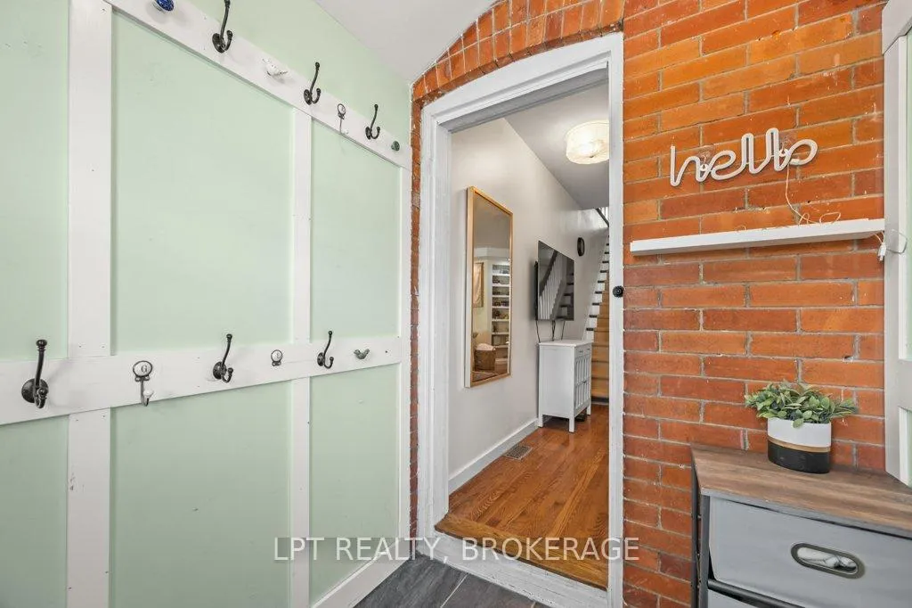 Photo 4 of 570 Frontenac Street, Kingston, East of Sir John A. Blvd — HOMEH