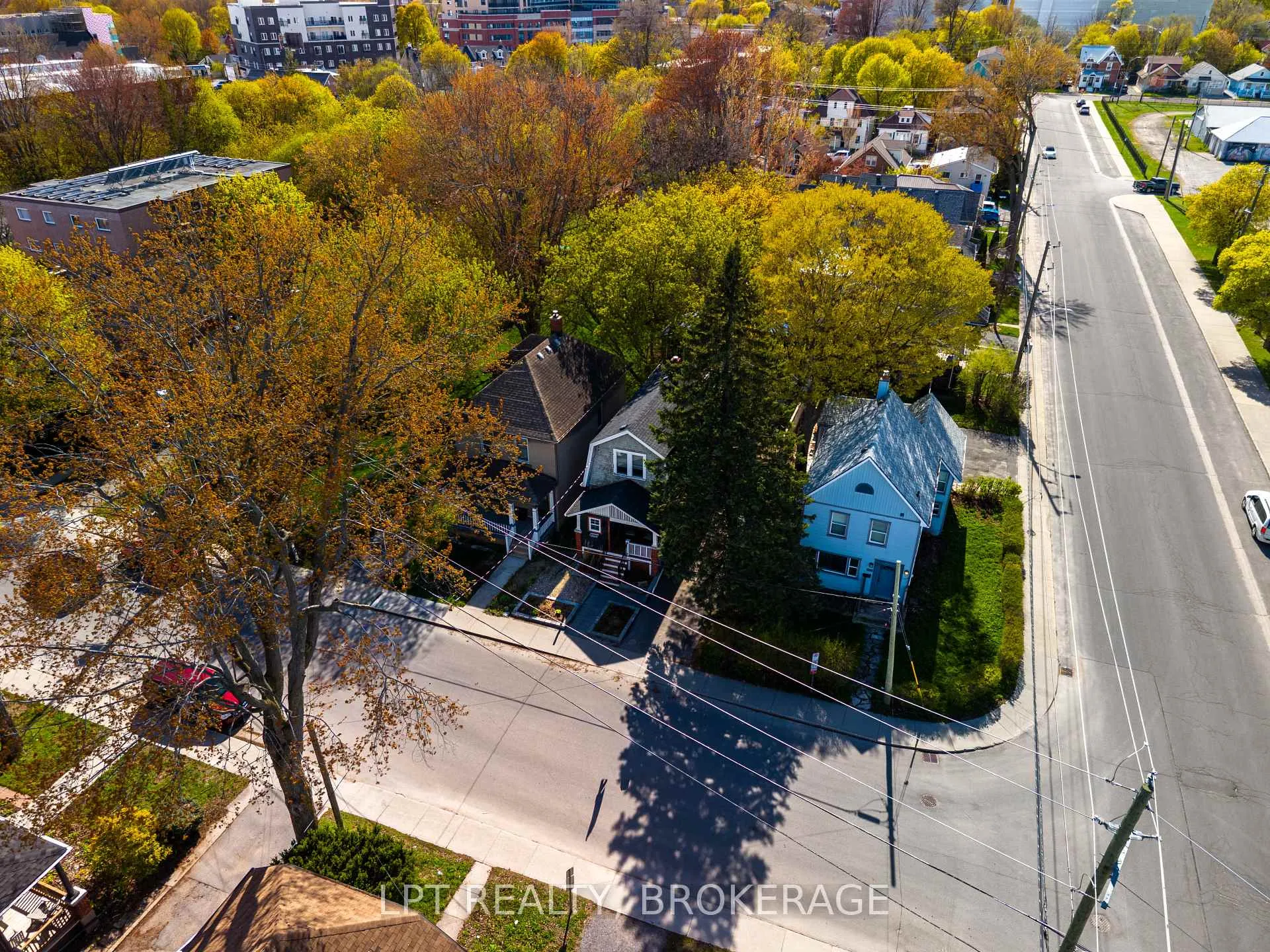 Photo 38 of 570 Frontenac Street, Kingston, East of Sir John A. Blvd — HOMEH