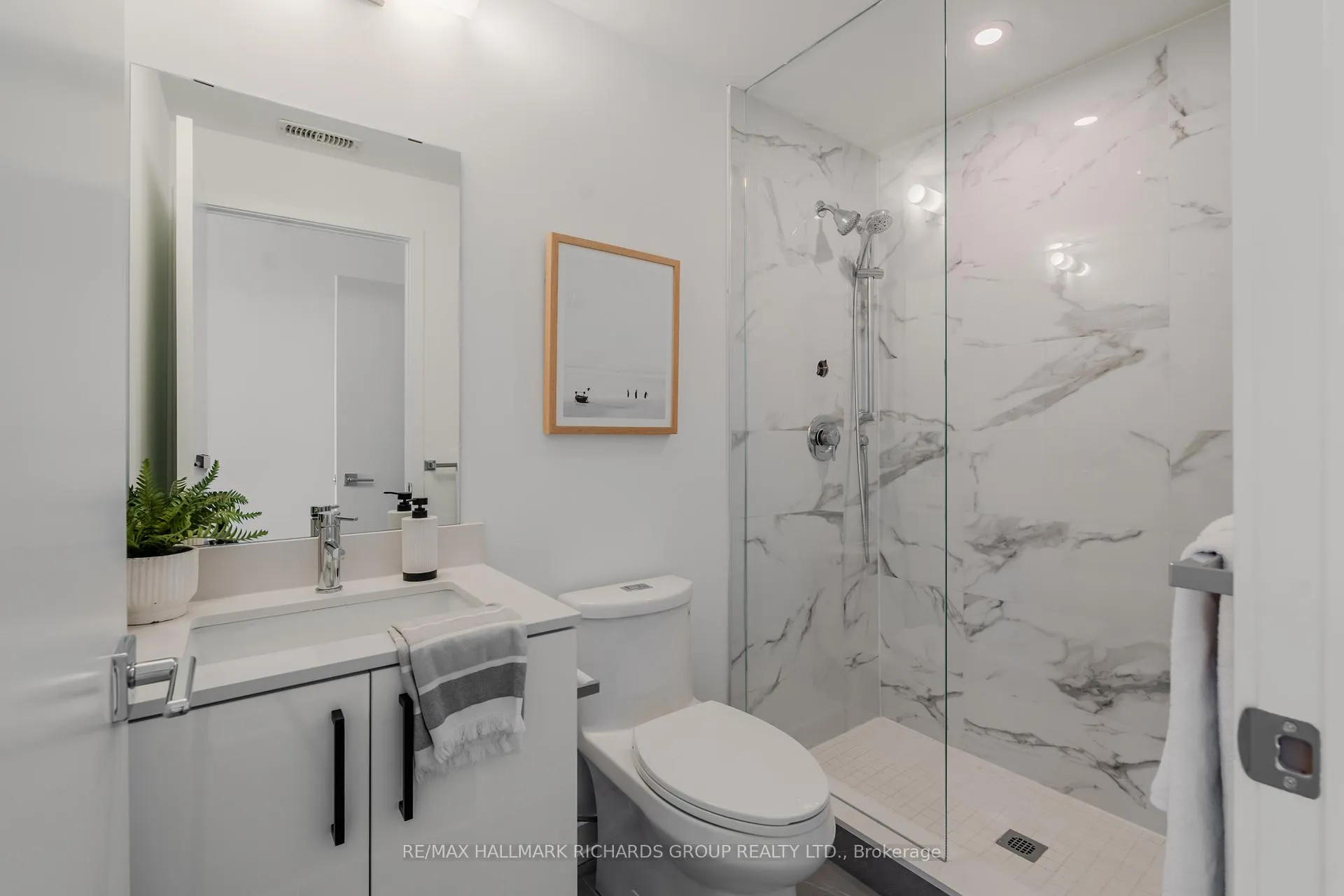 Photo 10 of Unit 35, 35 Birchcliff Avenue, Scarborough, Birchcliffe-Cliffside — HOMEH
