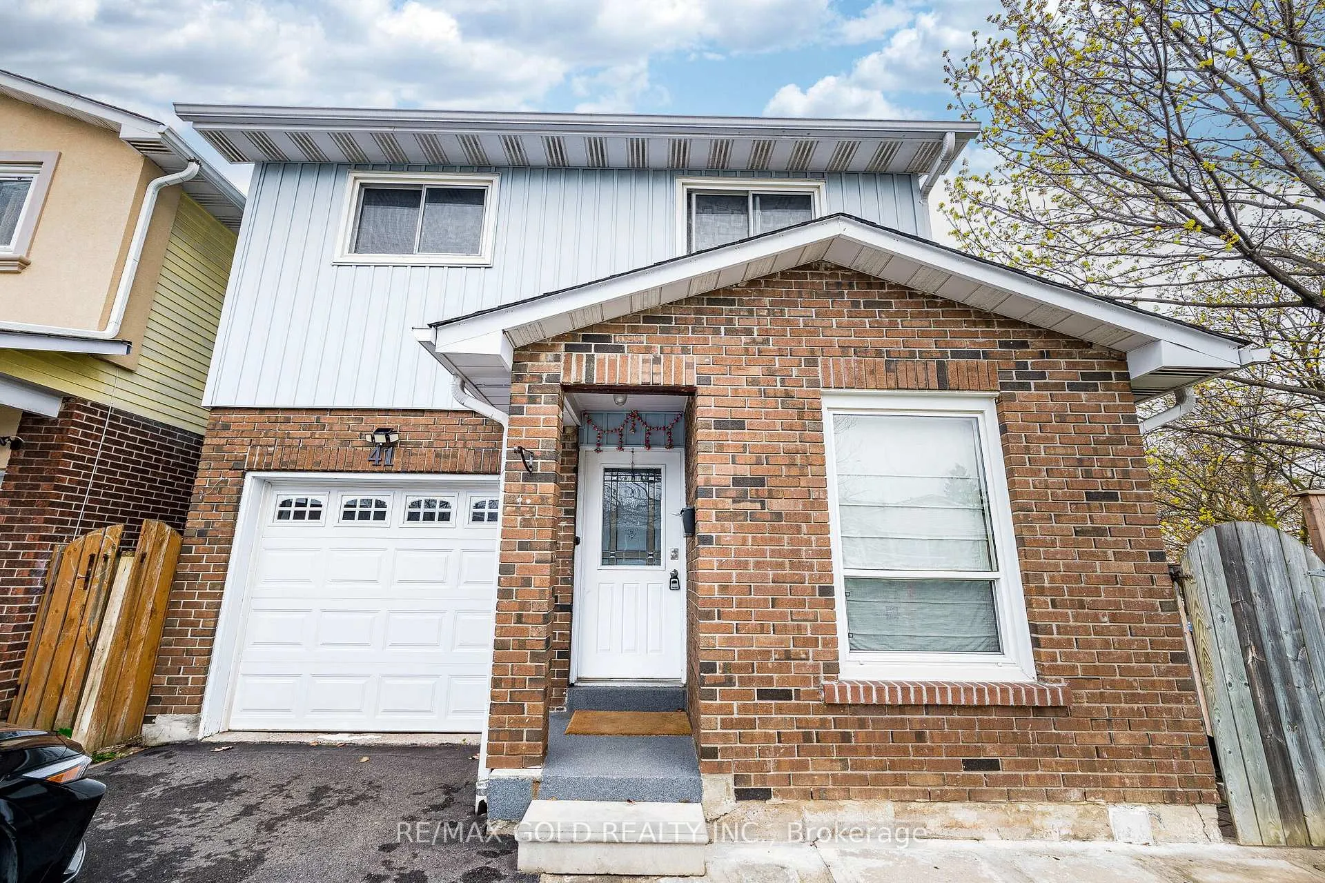 Front of 41 Simmons Boulevard