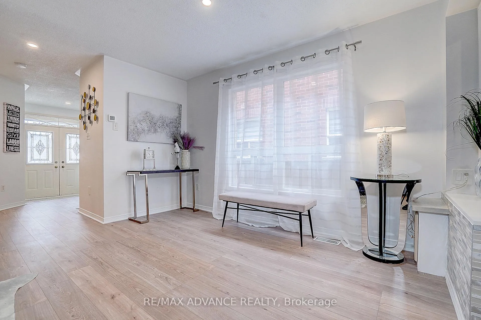 Photo 14 of 140 Vanguard Road, Vaughan, Patterson — HOMEH