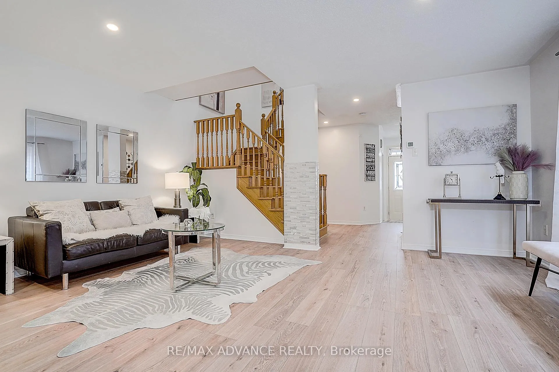 Photo 15 of 140 Vanguard Road, Vaughan, Patterson — HOMEH