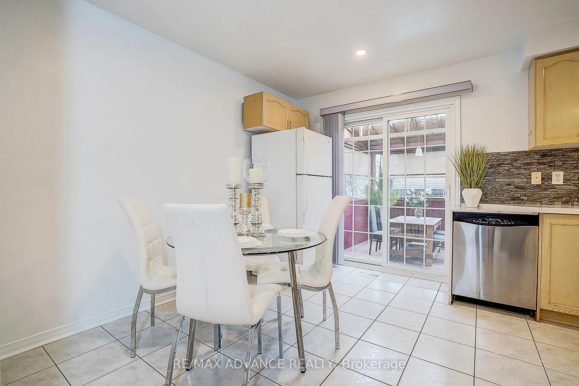 Photo 22 of 140 Vanguard Road, Vaughan, Patterson — HOMEH