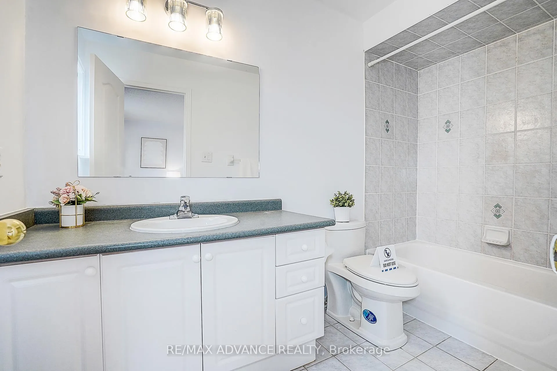 Photo 33 of 140 Vanguard Road, Vaughan, Patterson — HOMEH