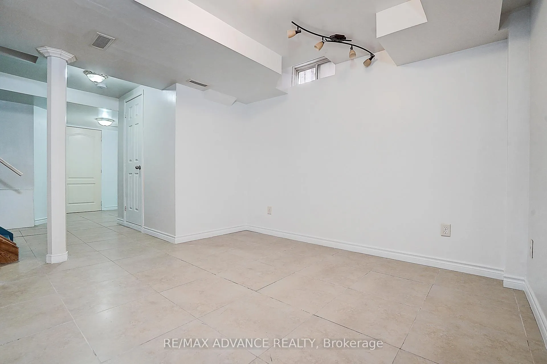Photo 40 of 140 Vanguard Road, Vaughan, Patterson — HOMEH