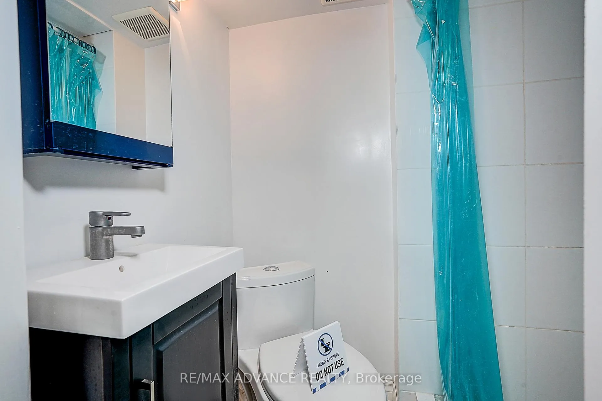 Photo 41 of 140 Vanguard Road, Vaughan, Patterson — HOMEH