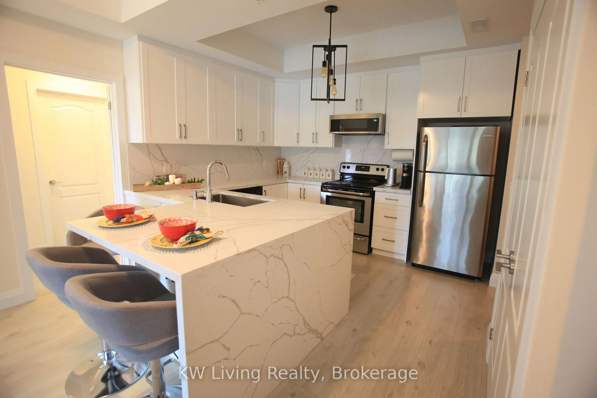 Photo 3 of Unit 210, 650 Gordon Street, Whitby, Port Whitby — HOMEH