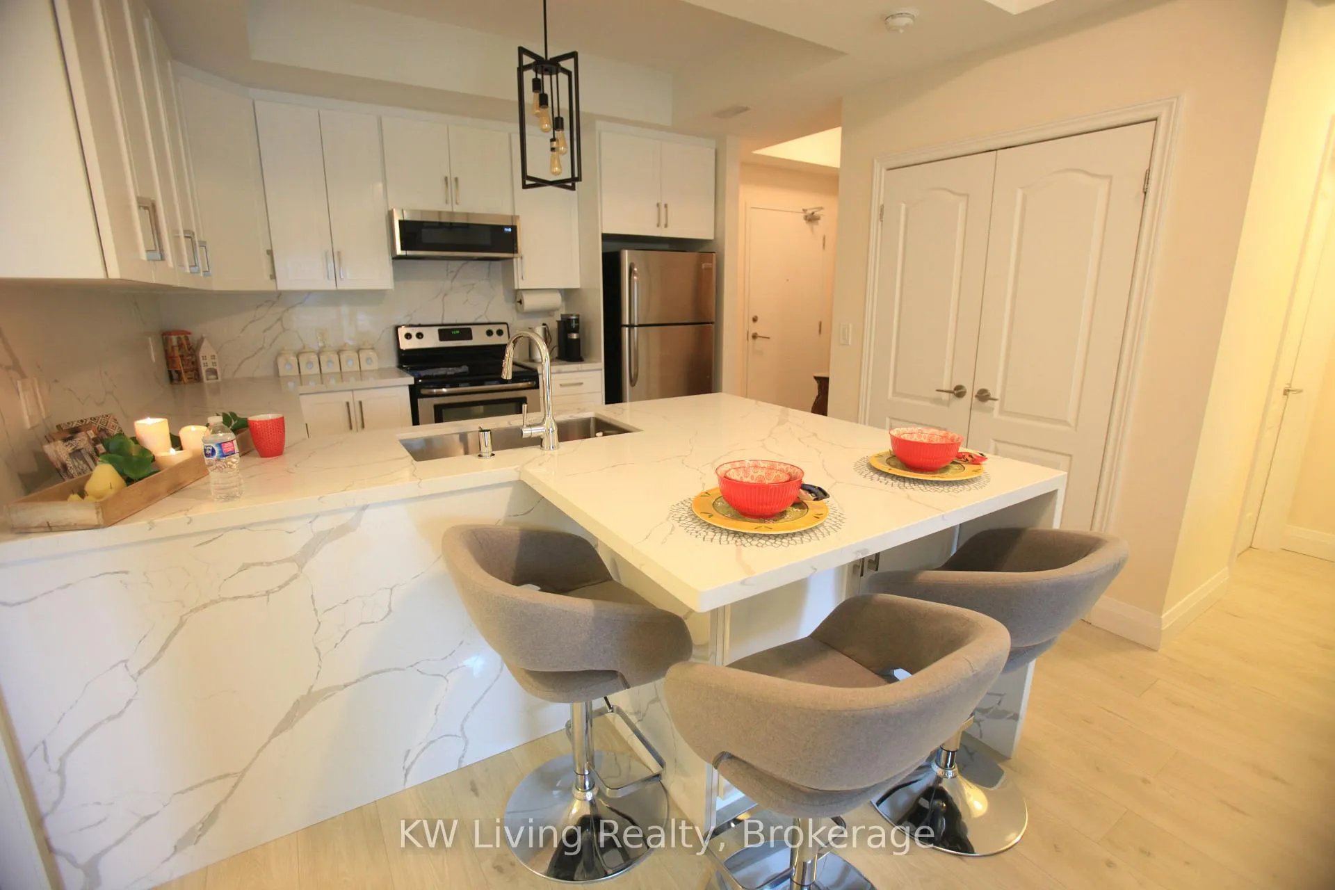 Photo 6 of Unit 210, 650 Gordon Street, Whitby, Port Whitby — HOMEH
