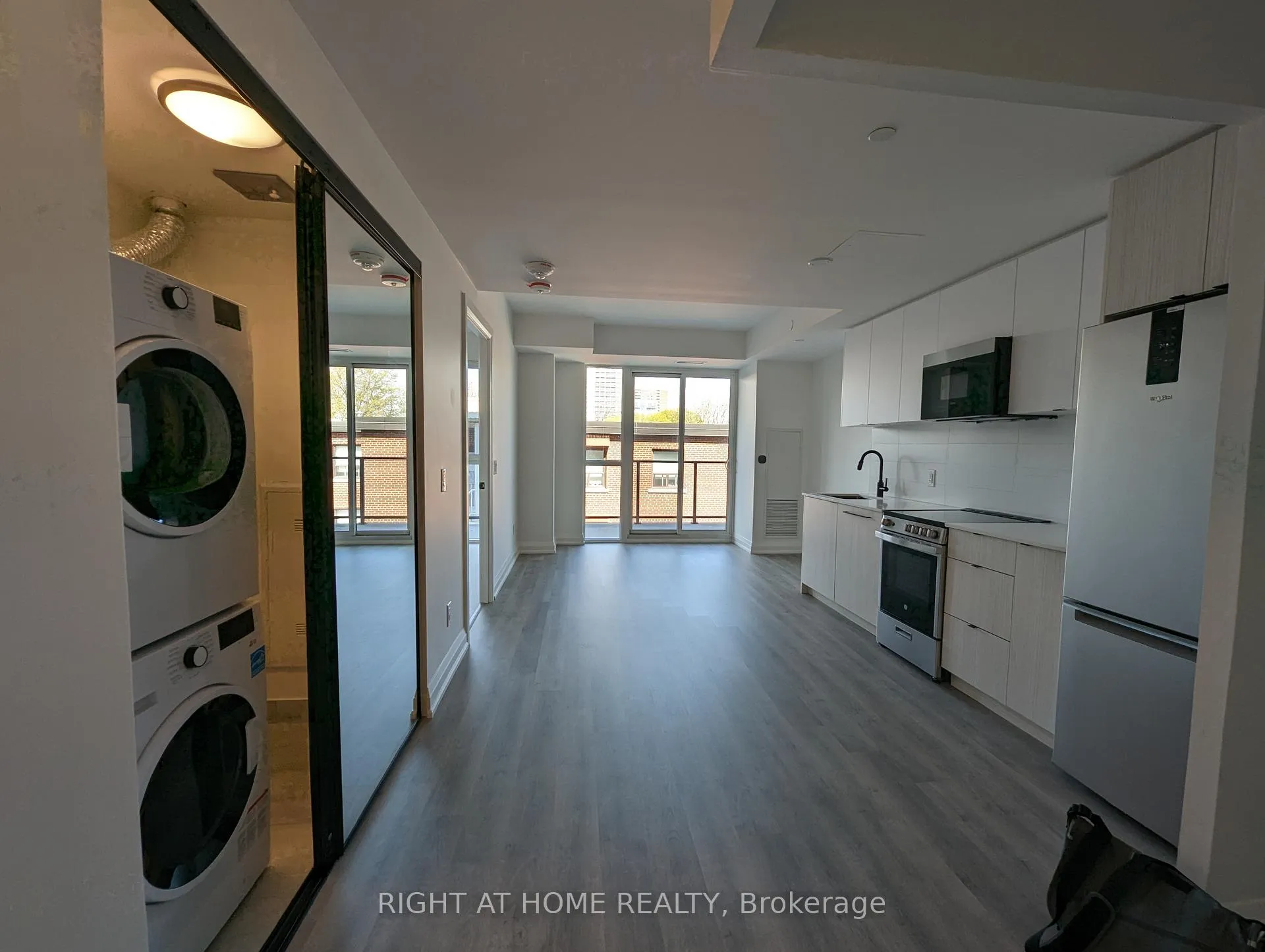 Photo 5 of Unit 313, 2369 Danforth Avenue, Toronto, East End-Danforth — HOMEH
