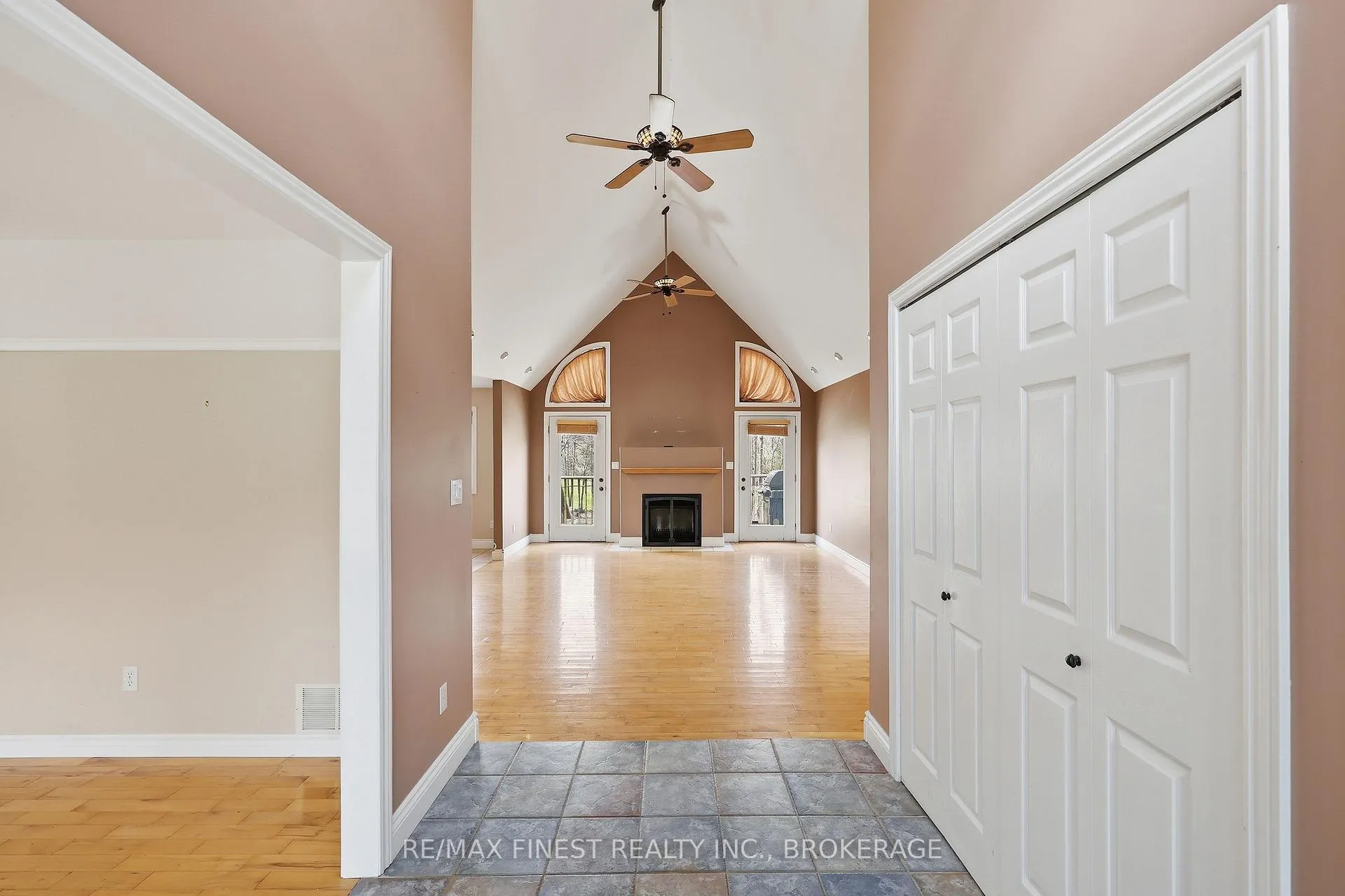 Photo 7 of 2926 Lake Road, Frontenac, Frontenac South — HOMEH