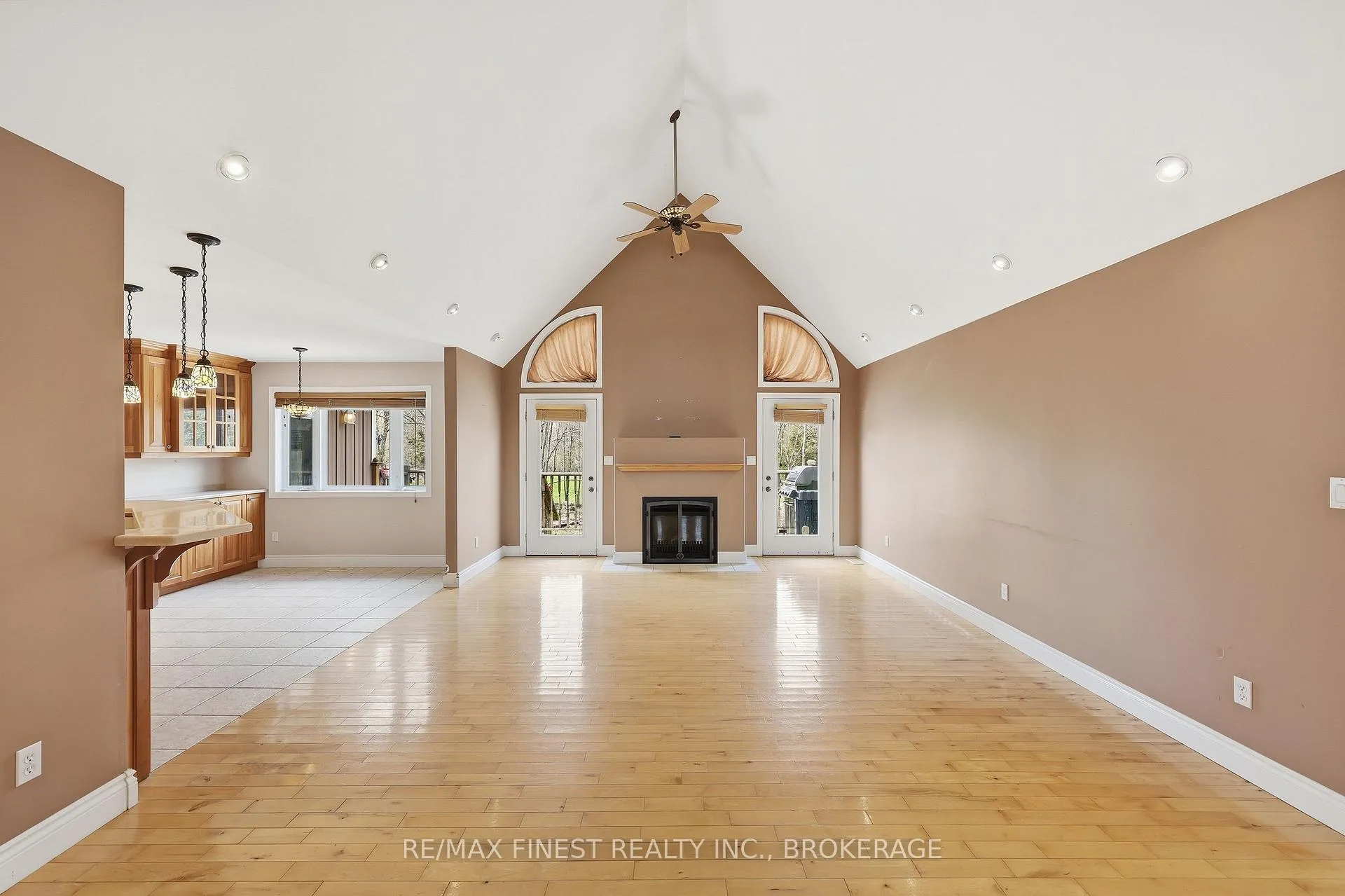 Photo 10 of 2926 Lake Road, Frontenac, Frontenac South — HOMEH