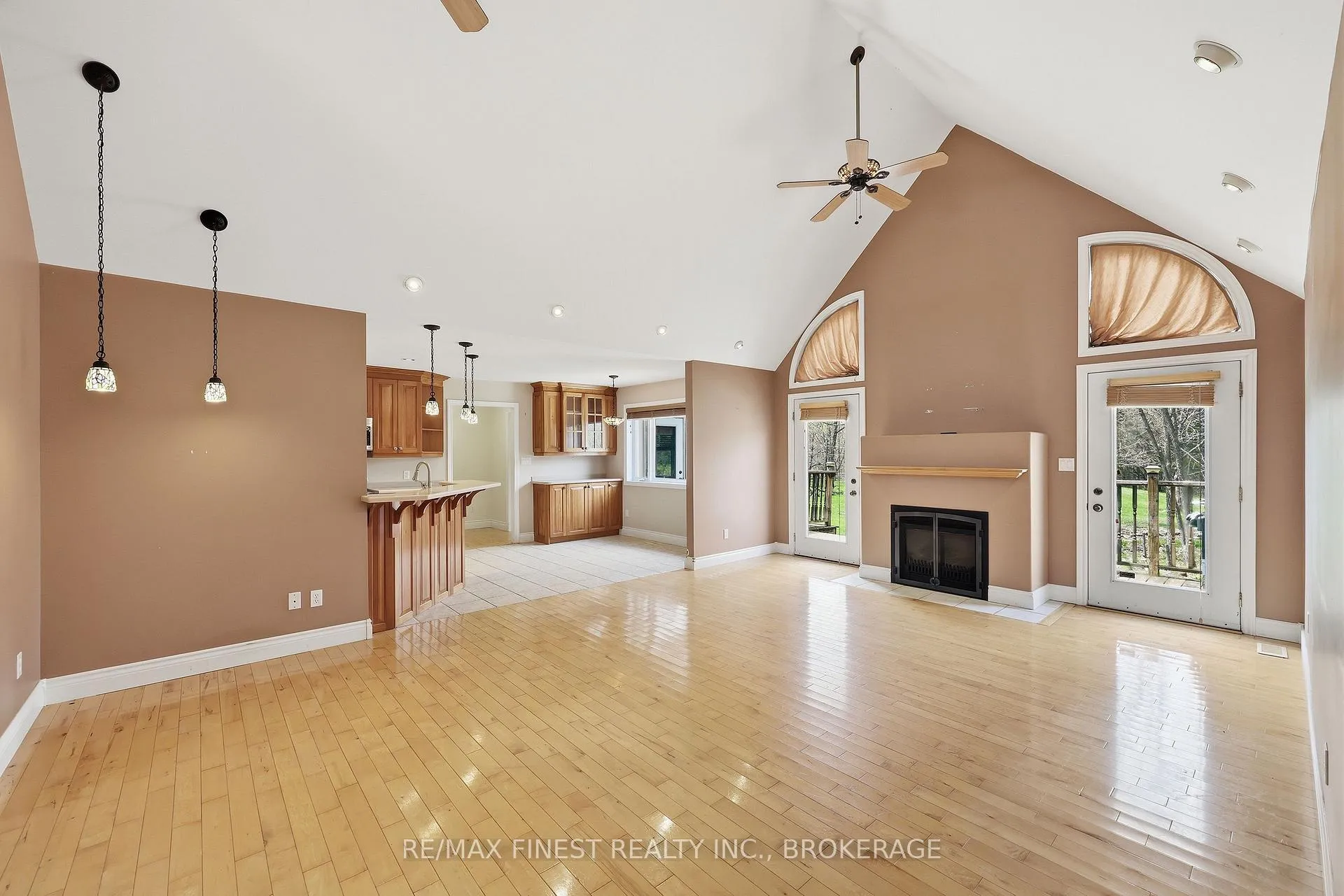Photo 11 of 2926 Lake Road, Frontenac, Frontenac South — HOMEH