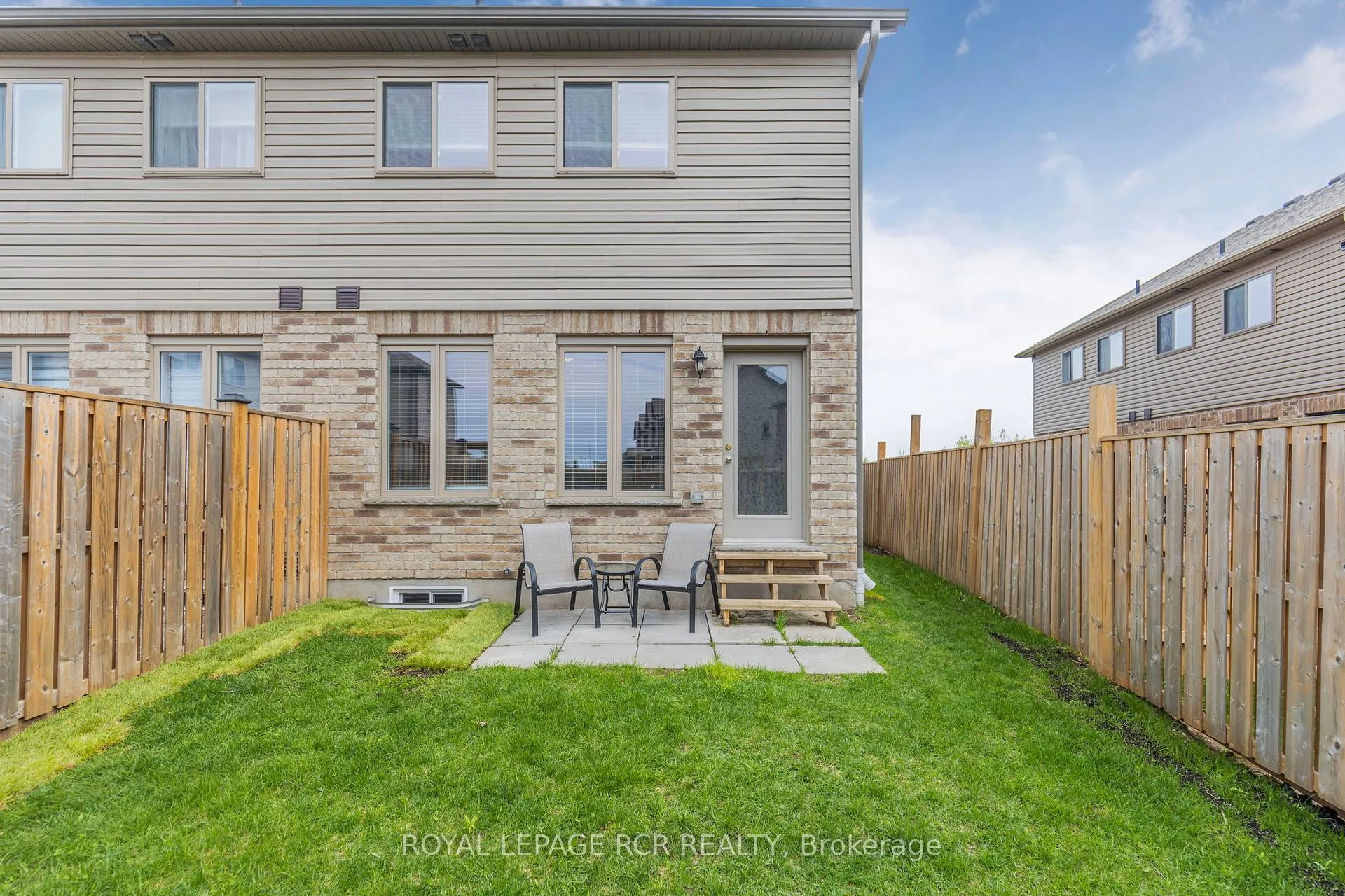 Photo 23 of 75 Winterton Court, Orangeville — HOMEH