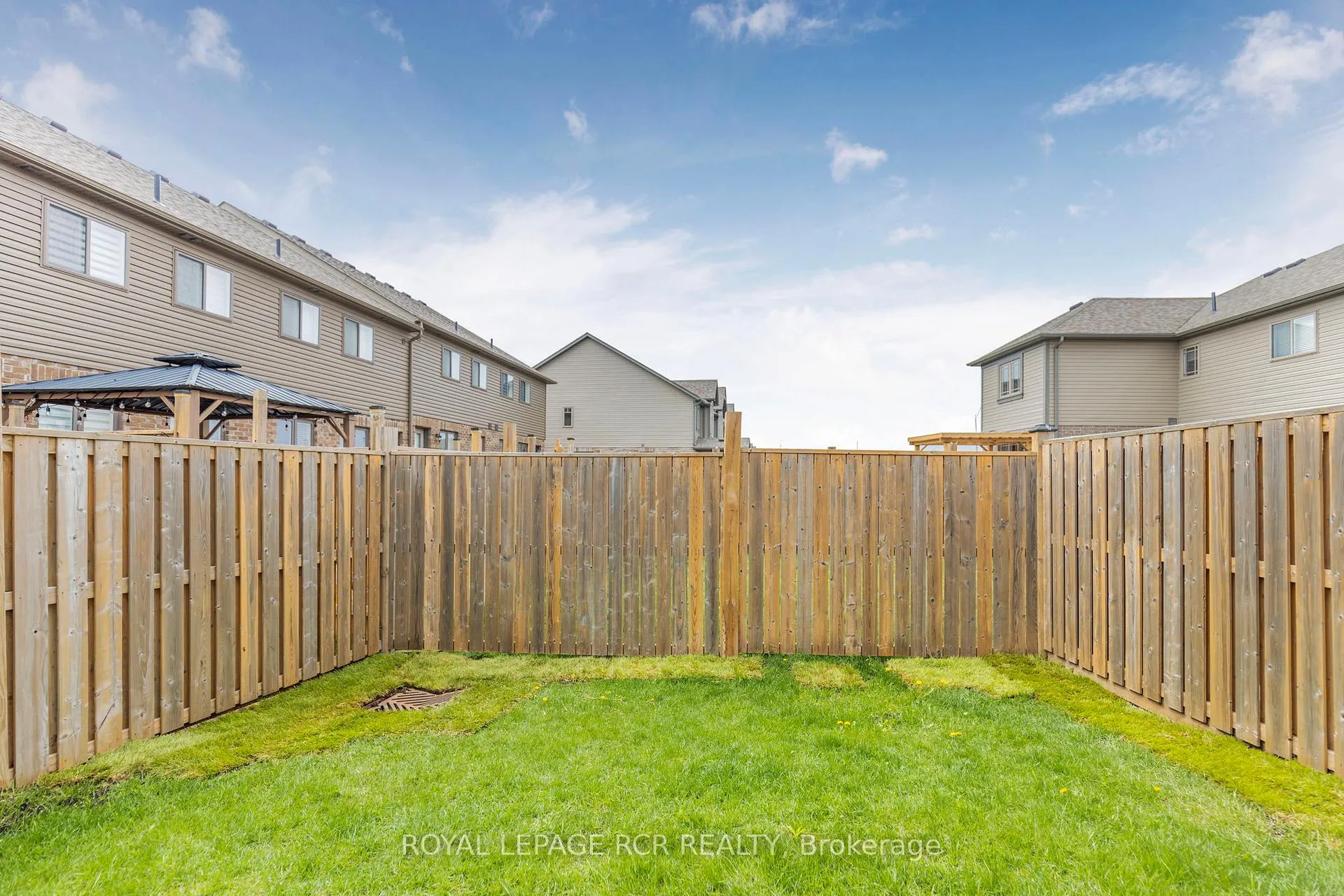 Photo 24 of 75 Winterton Court, Orangeville — HOMEH