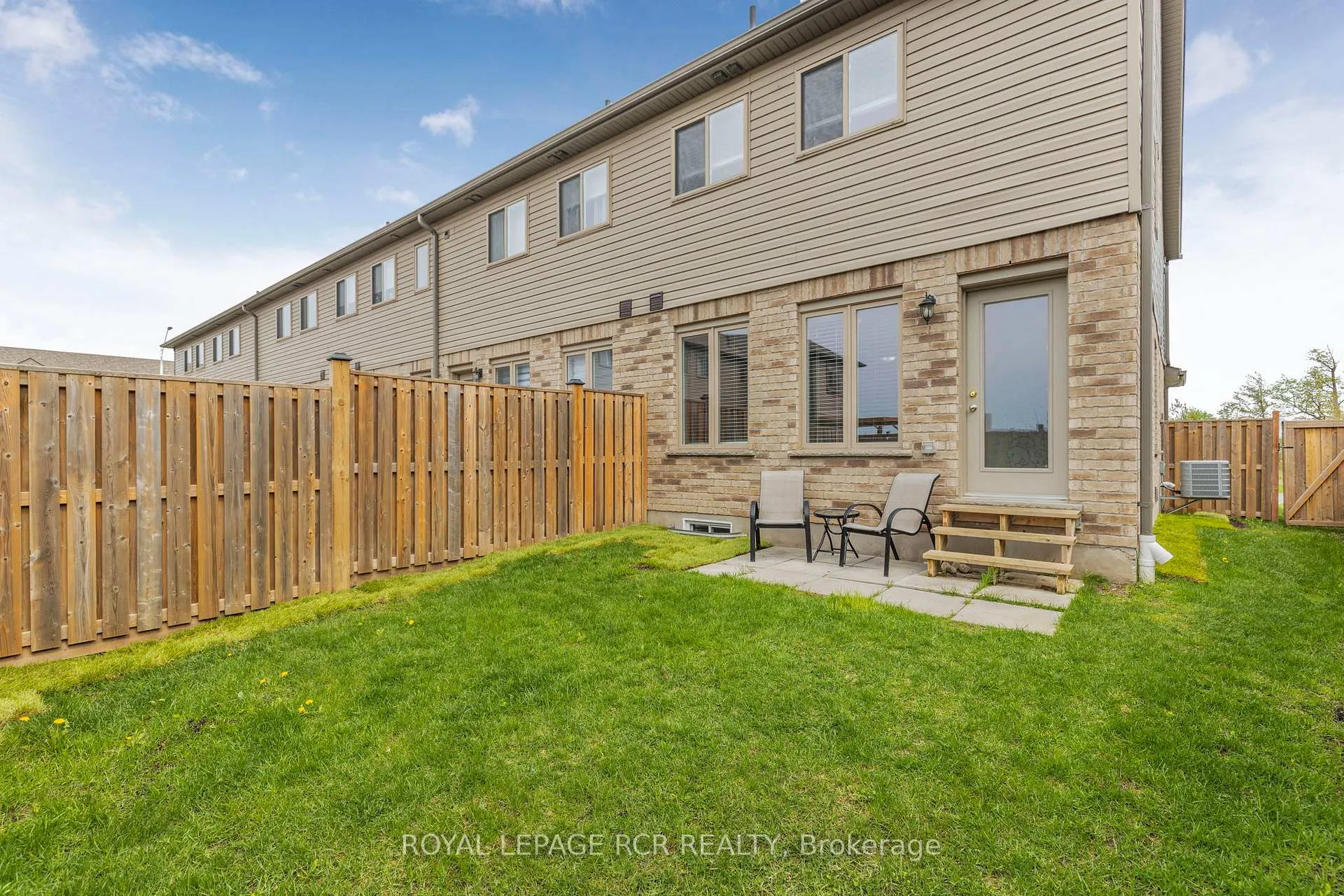 Photo 26 of 75 Winterton Court, Orangeville — HOMEH